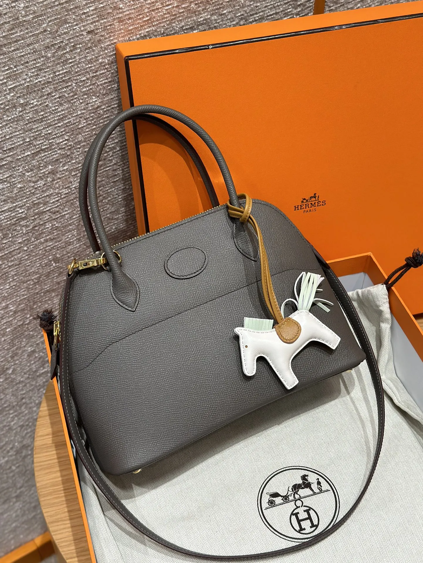 HERMES Женская сумка Bolide 27 см 8F Epsom HERMES Женская сумка Bolide 27 см 8F Epsom