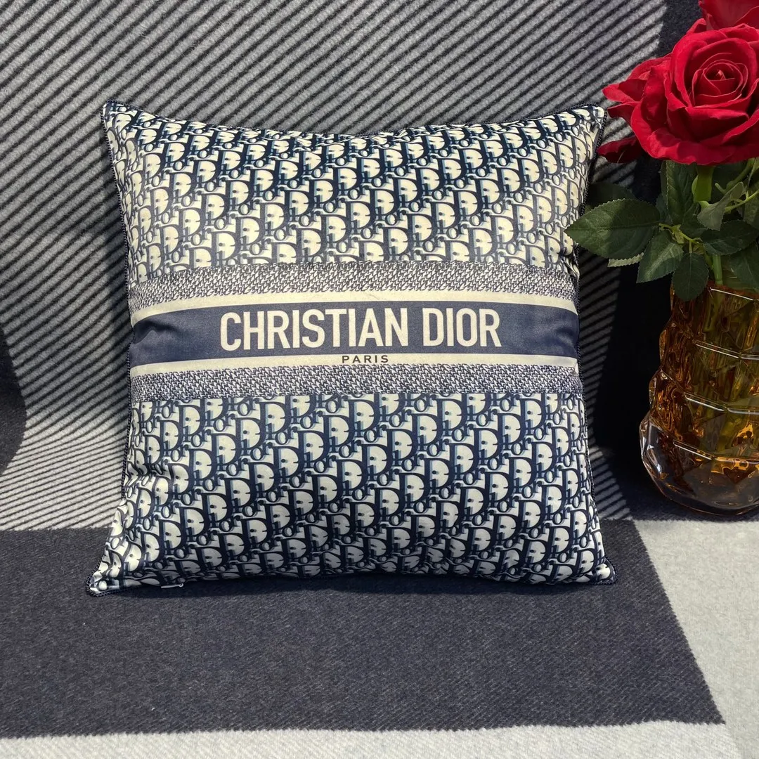 CHRISTIAN DIOR Бархатная подушка CHRISTIAN DIOR Бархатная подушка