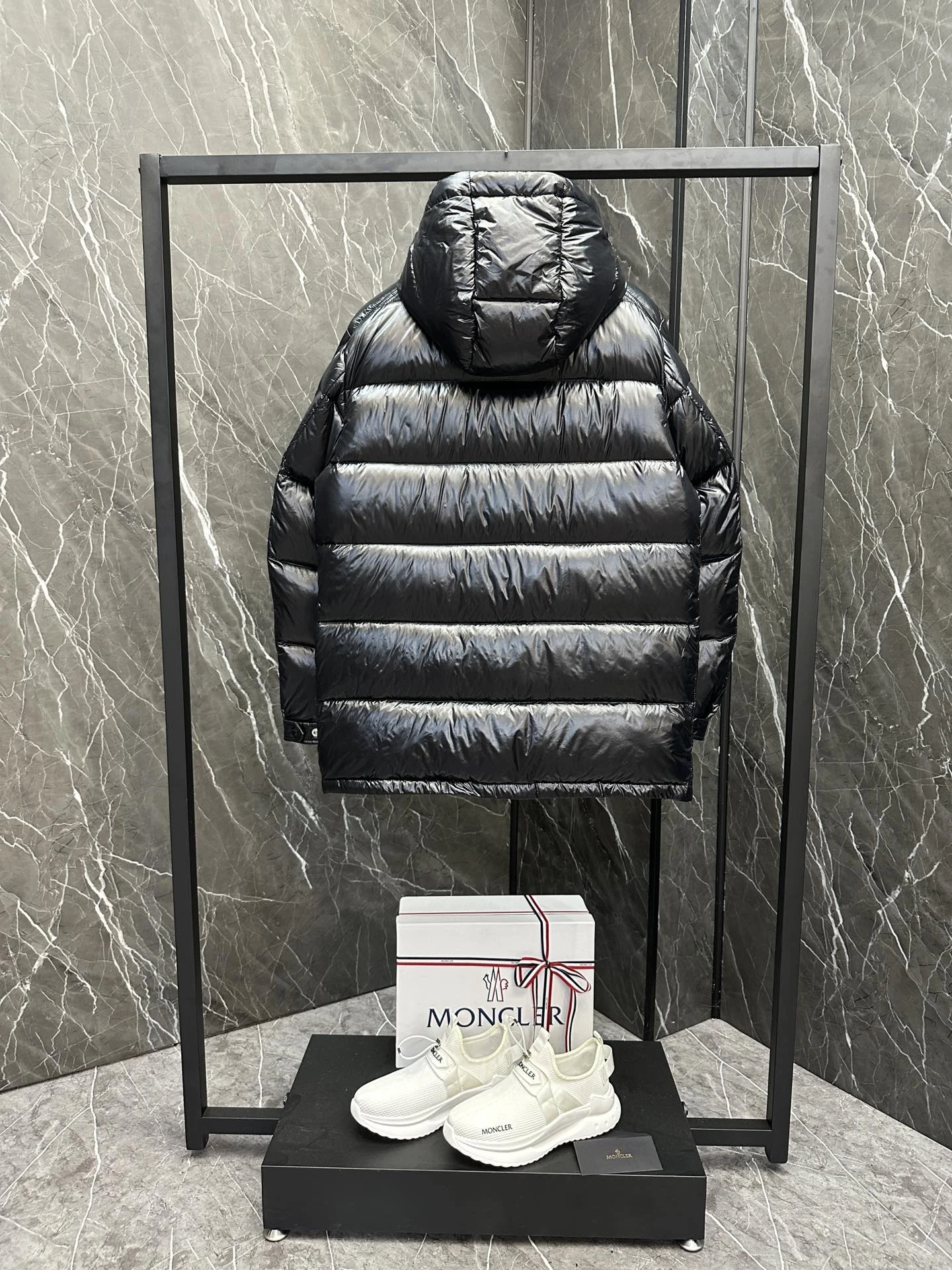 MONCLER Мужской пуховик Chiablese MONCLER Мужской пуховик Chiablese