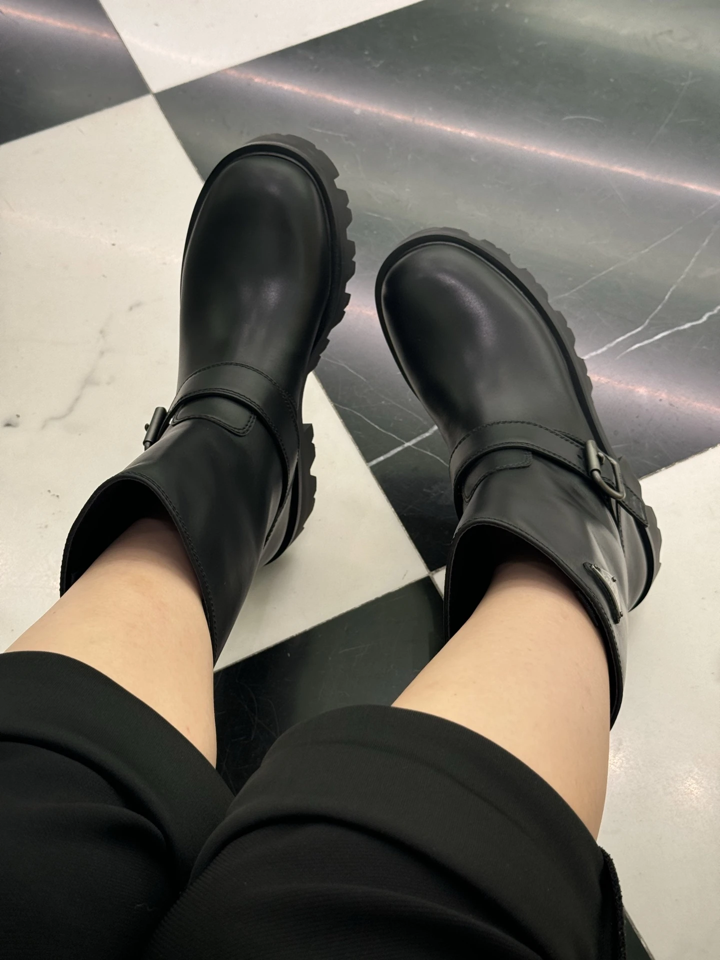 PRADA Женские сапоги из коровьей кожи PRADA Женские сапоги из коровьей кожи