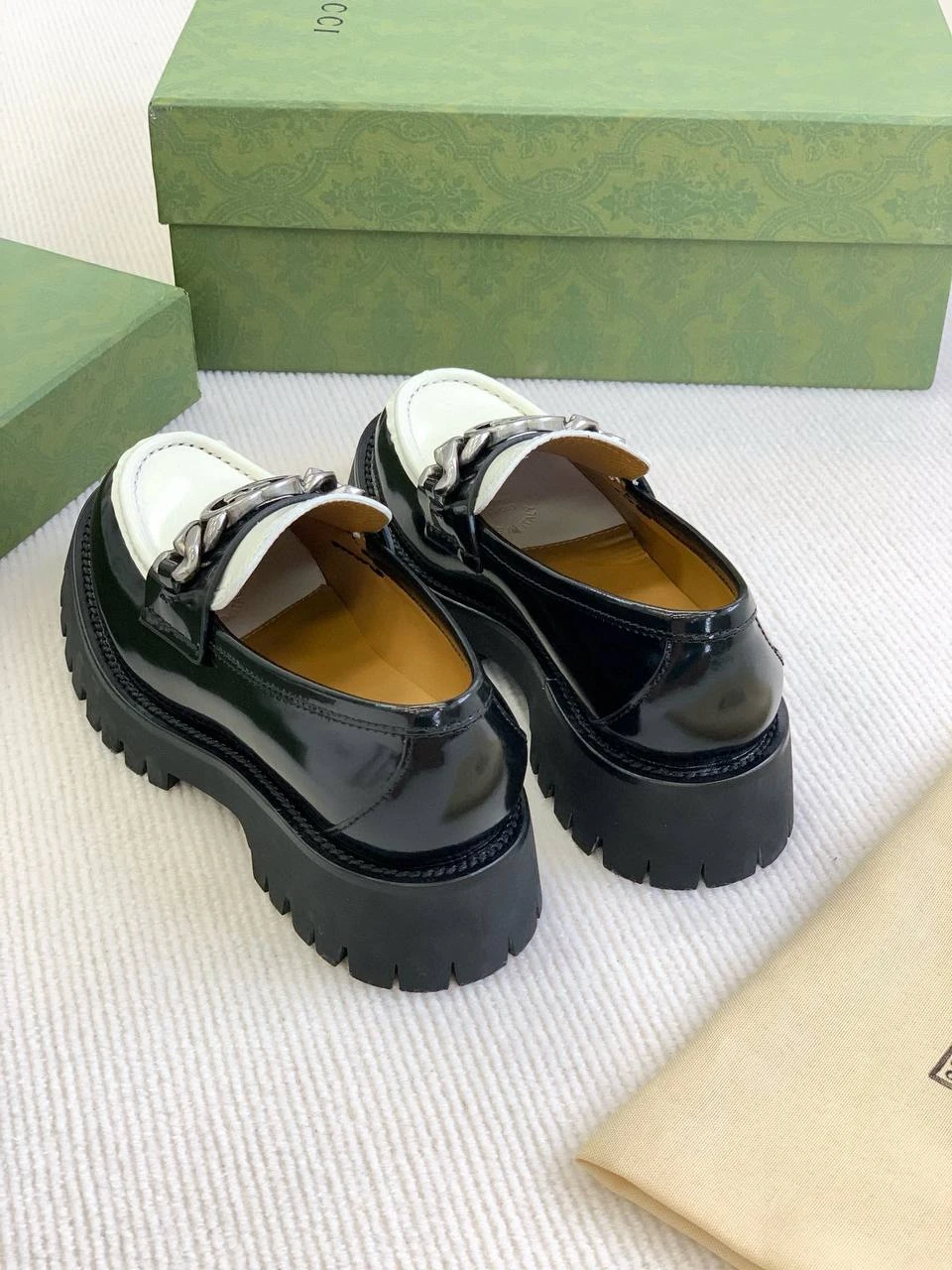 GUCCI Женские лоферы 23S GUCCI Женские лоферы 23S