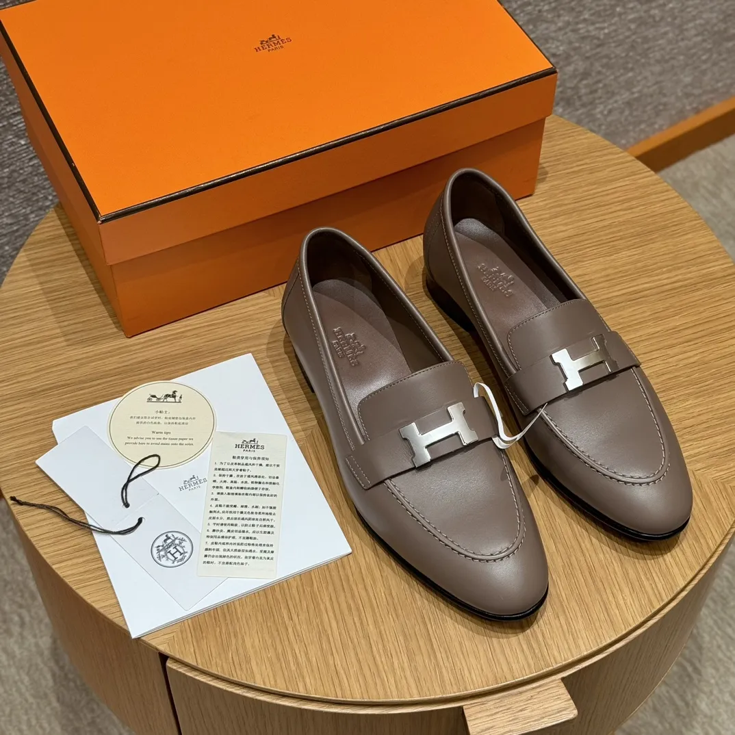 HERMES Женские лоферы Paris 