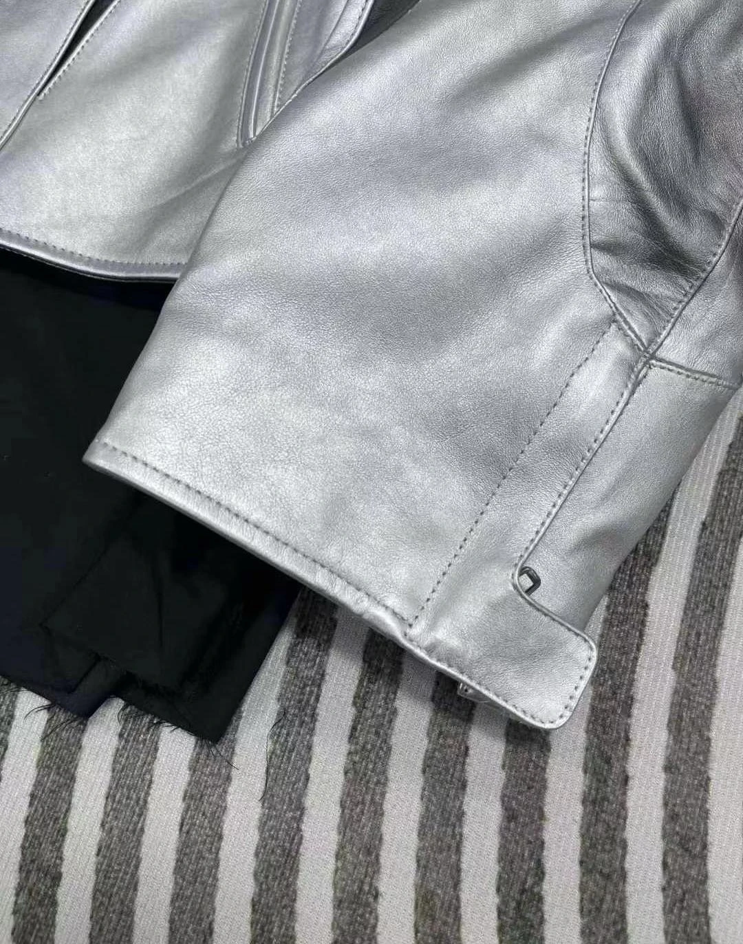 BALENCIAGA Мужская кожаная куртка байкерская классическая BALENCIAGA Мужская кожаная куртка байкерская классическая