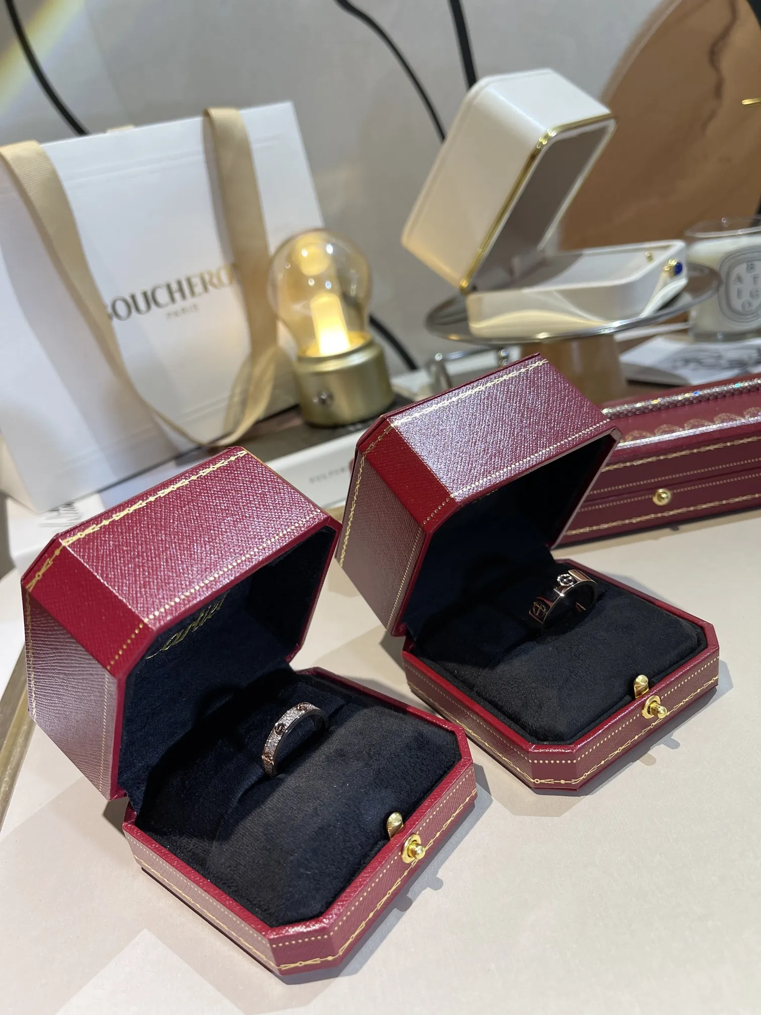 CARTIER Кольцо Love желтое золото и бриллианты CARTIER Кольцо Love желтое золото и бриллианты