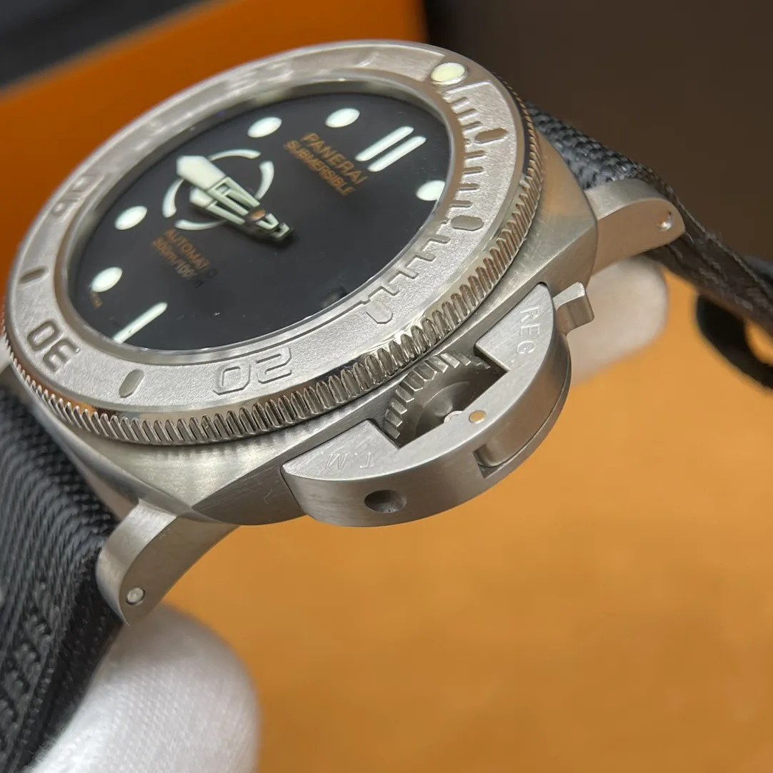 PANERAI Мужские часы Submersible PAM00984 47 мм PANERAI Мужские часы Submersible PAM00984 47 мм