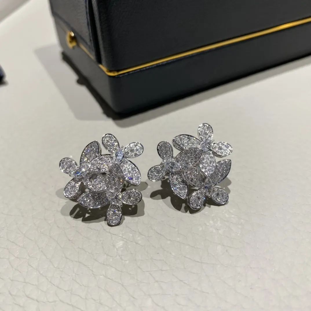 GRAFF Серьги Triple Pavе Butterfly Diamond белое золото и бриллианты GRAFF Серьги Triple Pavе Butterfly Diamond белое золото и бриллианты