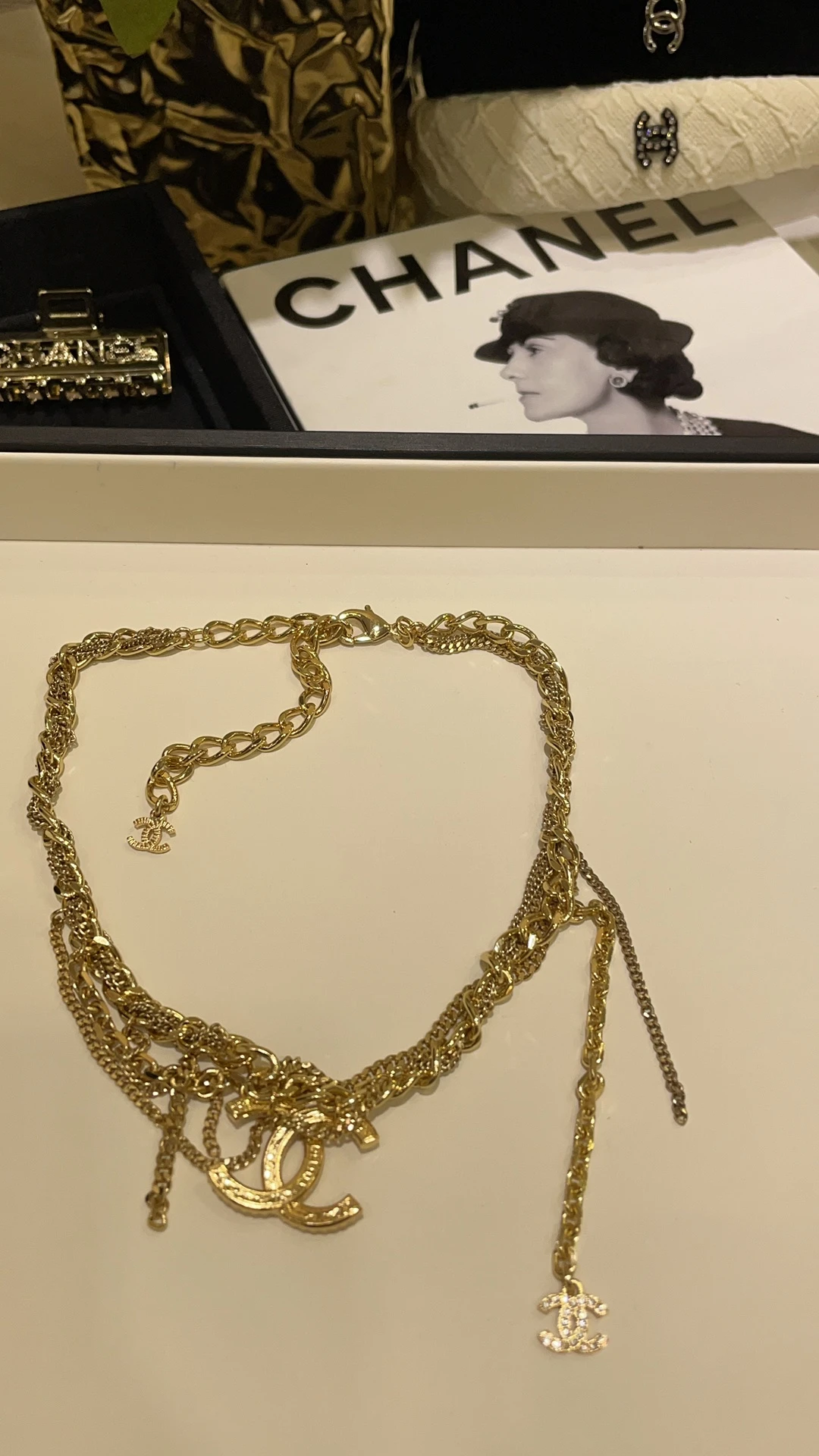 CHANEL Женское двуслойное ретро колье CHANEL Женское двуслойное ретро колье