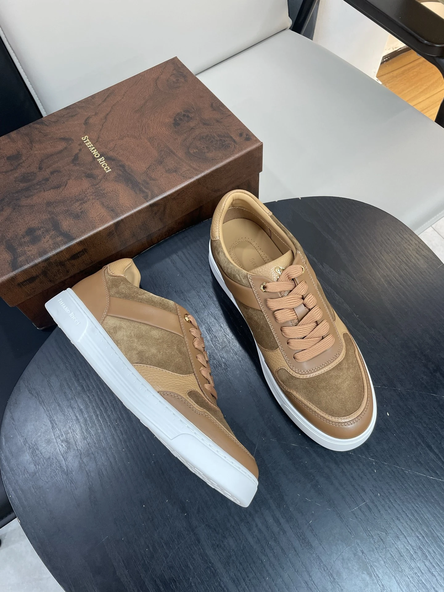 STEFANO RICCI Мужские кроссовки из гладкой кожи и замши черные с белой подошвой