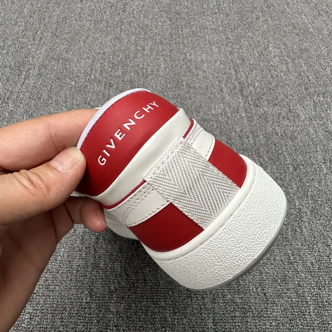 GIVENCHY Мужские кроссовки минималистичные