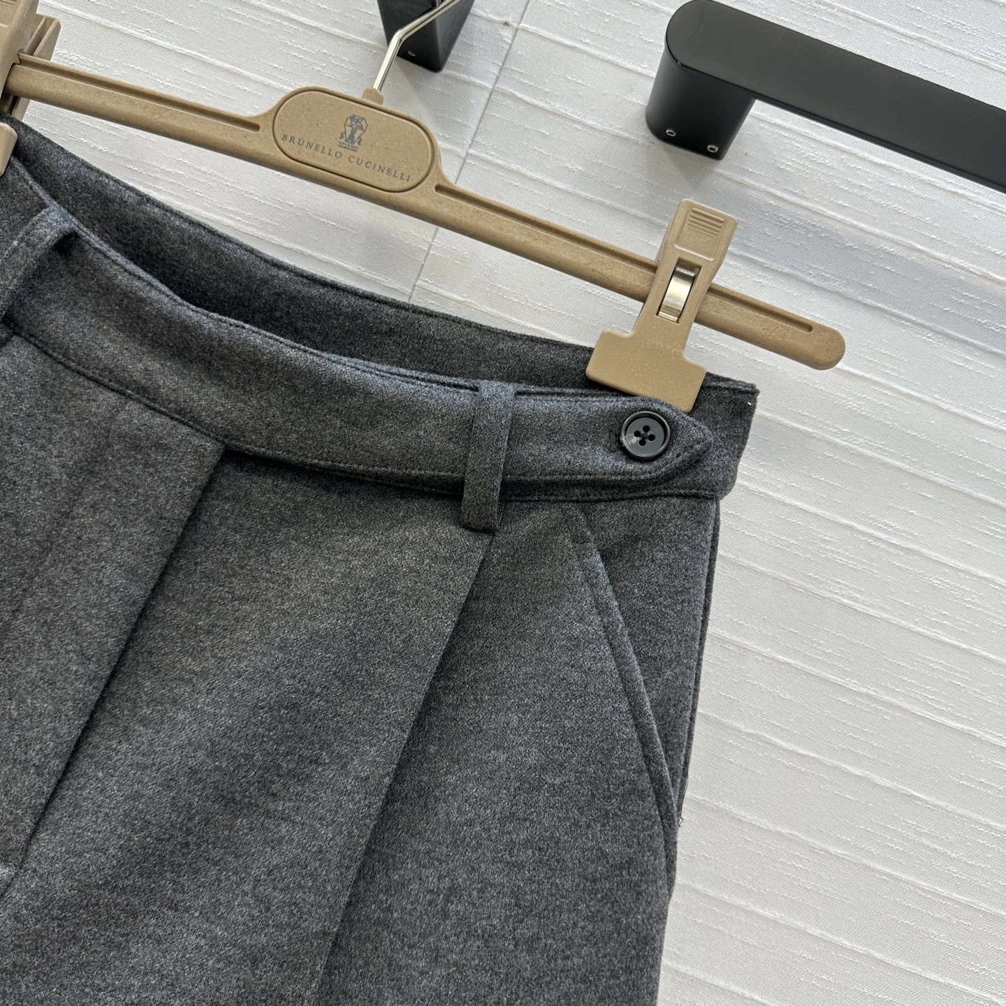 BRUNELLO CUCINELLI Женский костюм из шерсти BRUNELLO CUCINELLI Женский костюм из шерсти