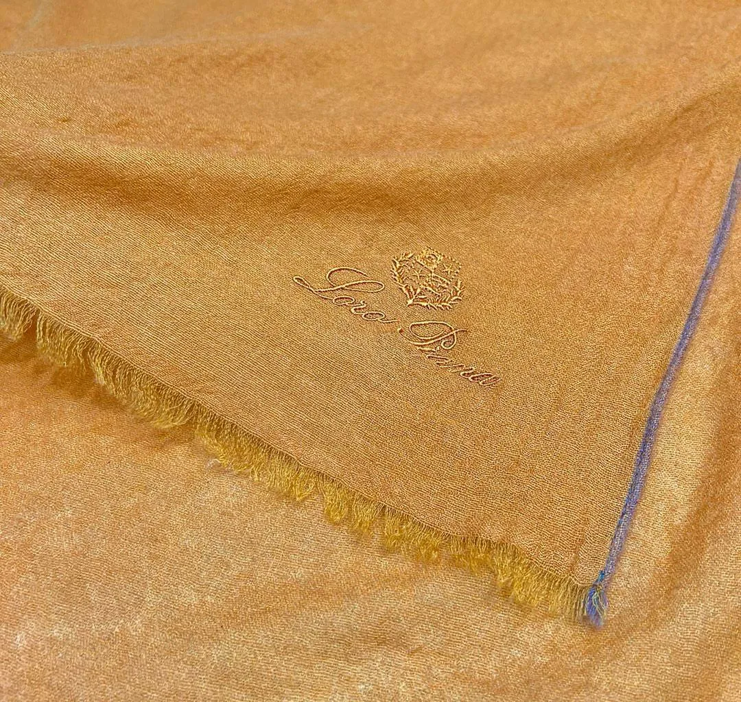 LORO PIANA Женский шарф из кашемира