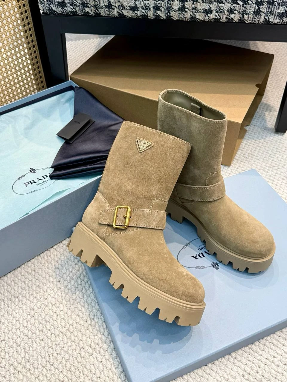 PRADA Женские сапоги из коровьей кожи PRADA Женские сапоги из коровьей кожи