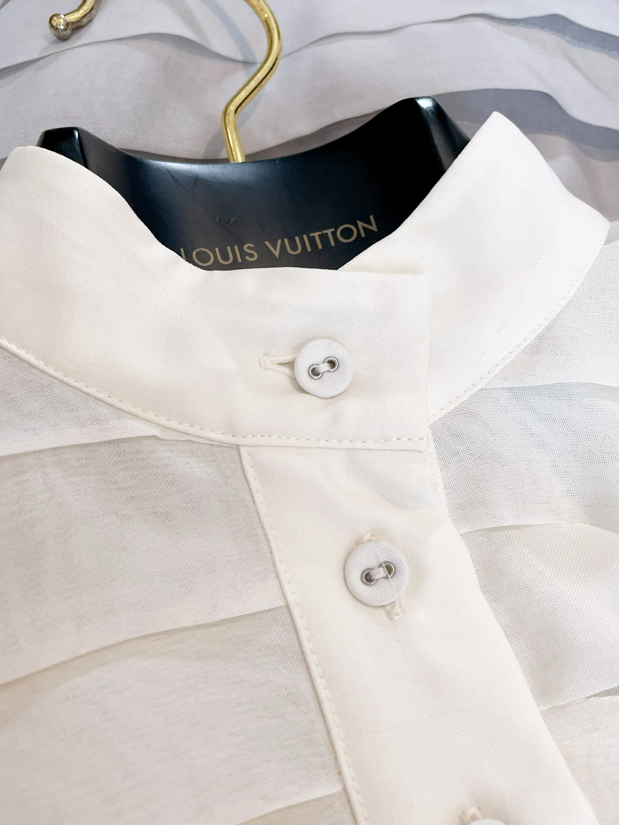 LOUIS VUITTON Женская рубашка из полупрозрачного шелкового тюля LOUIS VUITTON Женская рубашка из полупрозрачного шелкового тюля