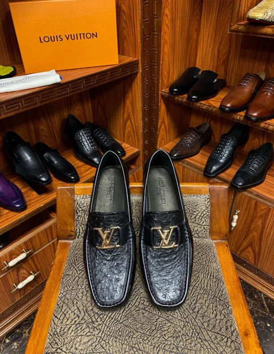 LOUIS VUITTON Мужские лоферы из кожи страуса и крокодила