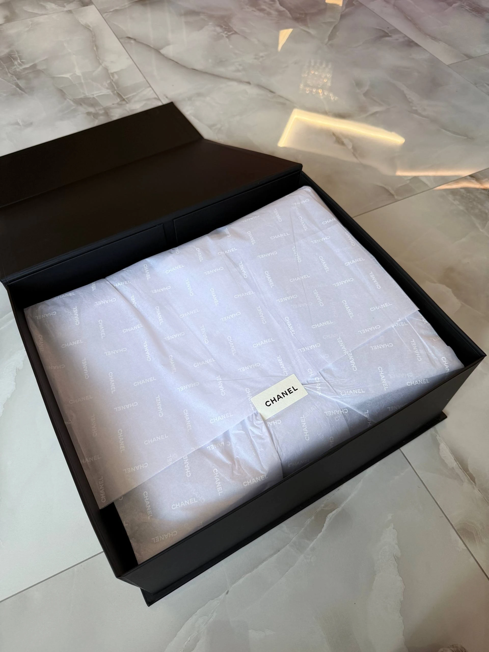 CHANEL Женская сумка Hobo 25 a CHANEL Женская сумка Hobo 25 a