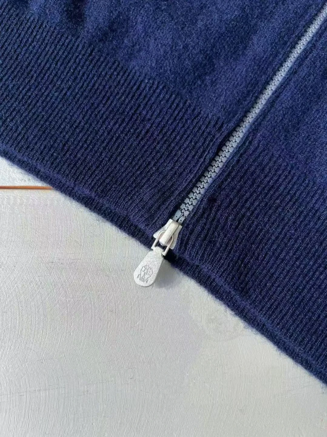 BRUNELLO CUCINELLI Мужской джемпер из кашемира  BRUNELLO CUCINELLI Мужской джемпер из кашемира