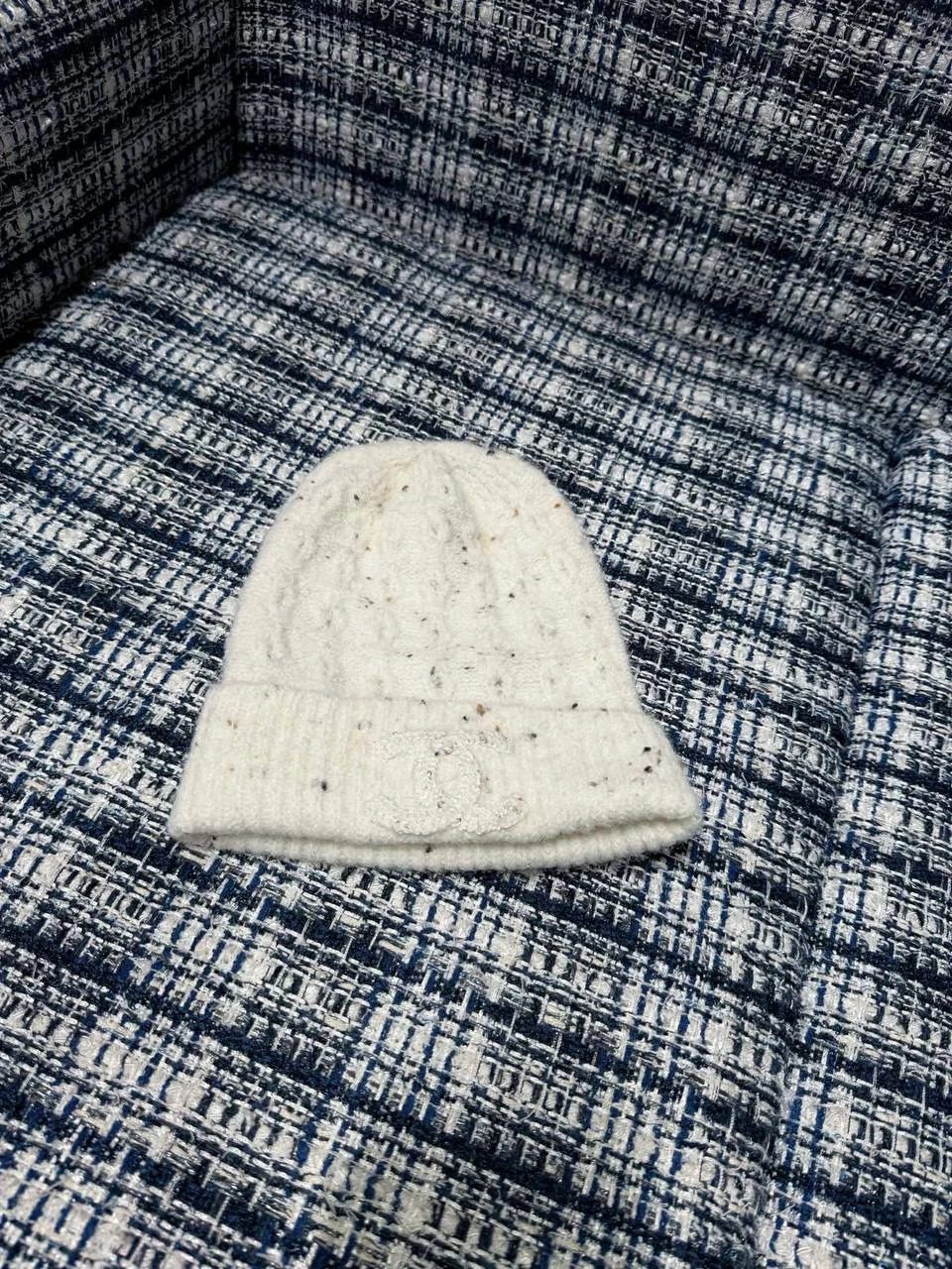 CHANEL Женская шапка  CHANEL Женская шапка