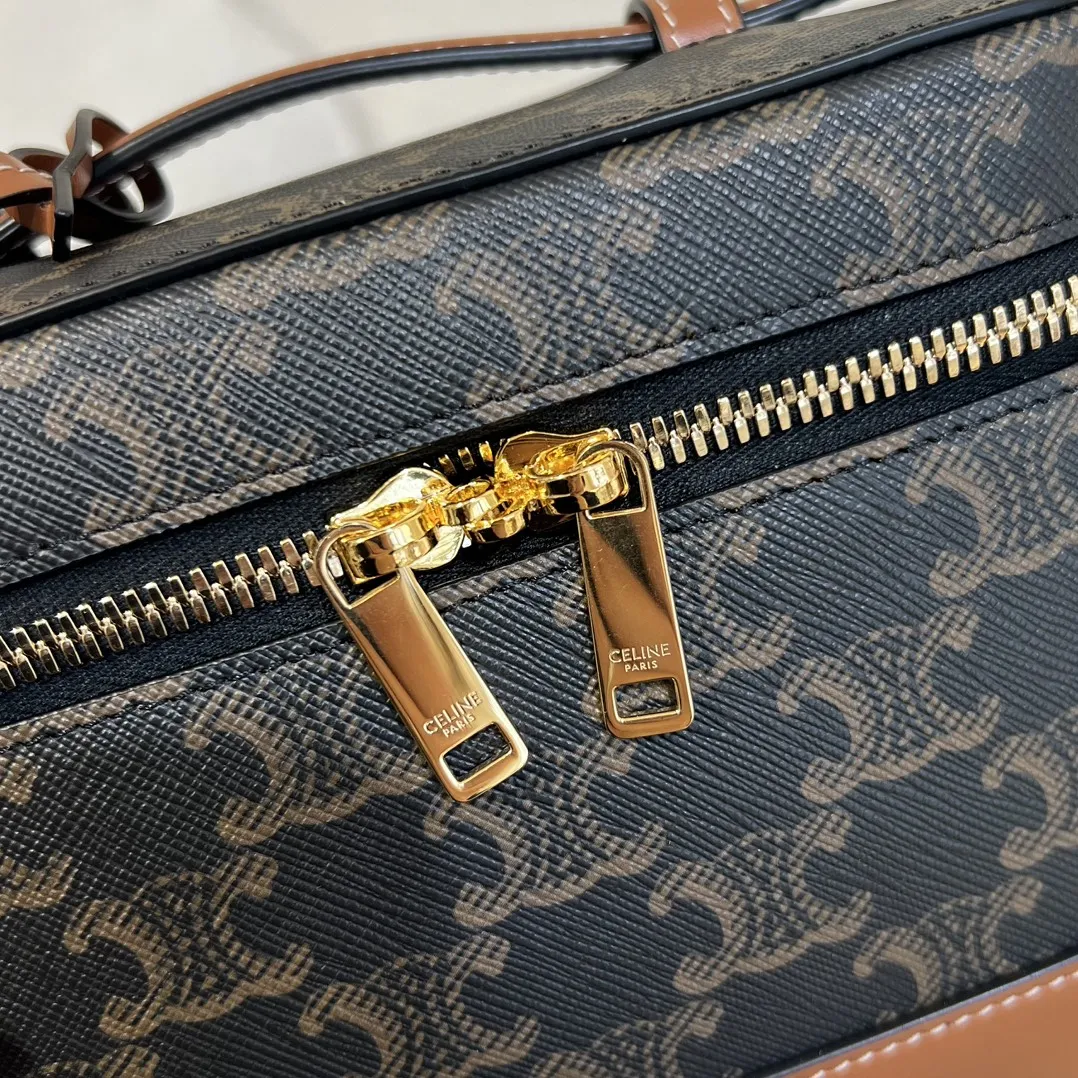 CELINE Женская косметичка Vanity из телячьей кожи