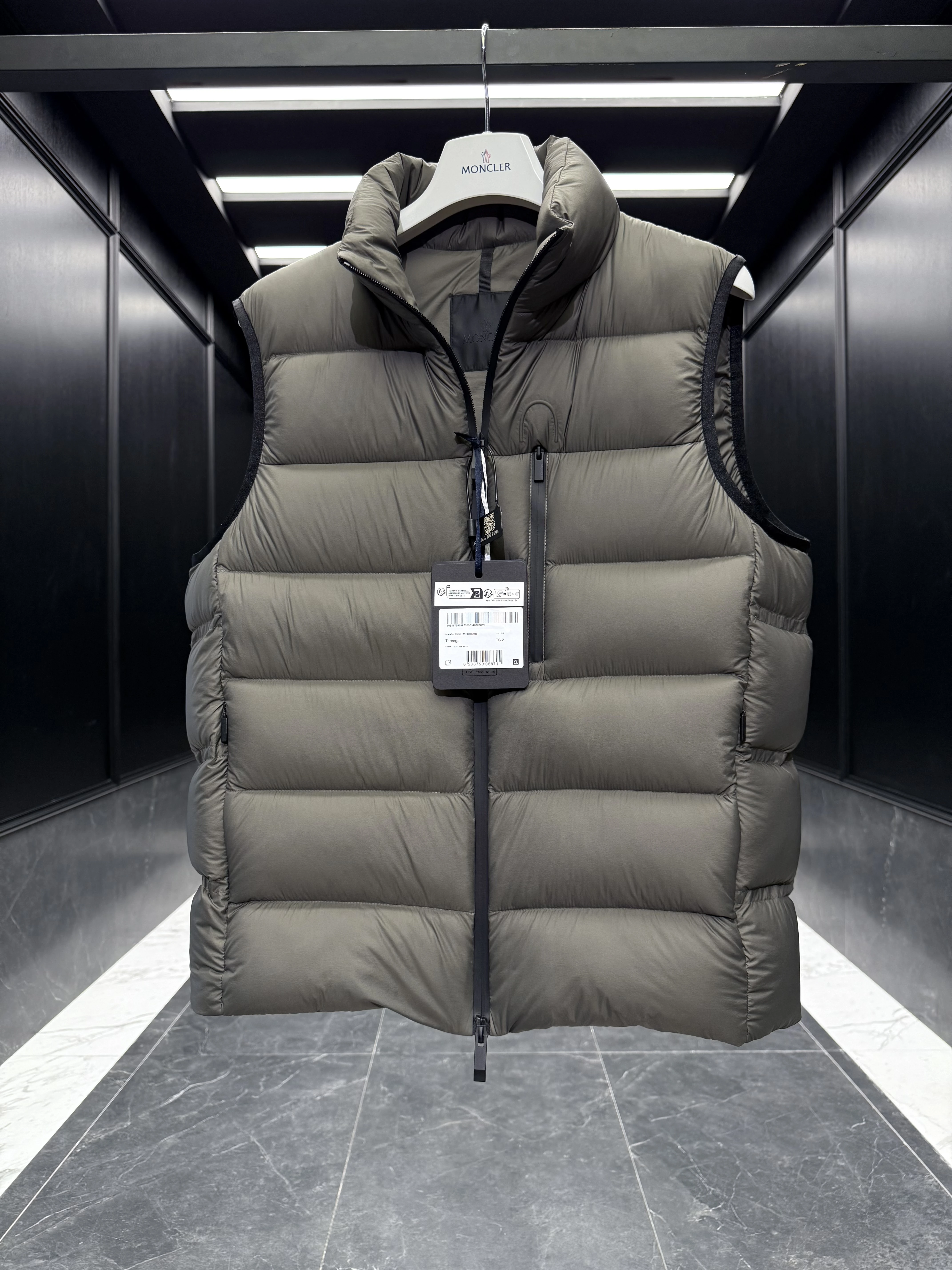 MONCLER Мужской жилет Tamega MONCLER Мужской жилет Tamega