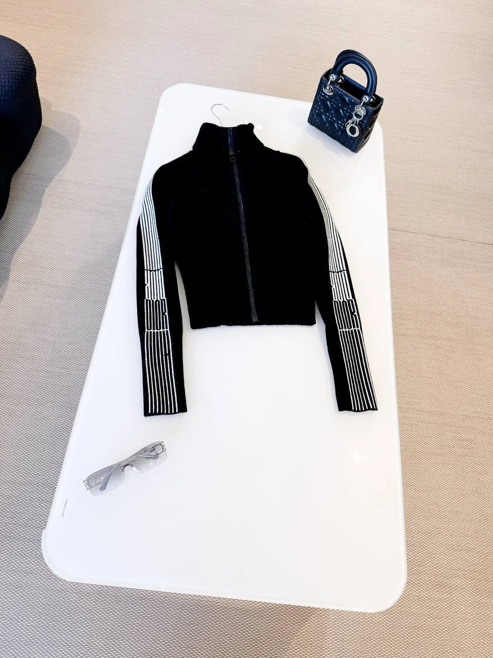 CHRISTIAN DIOR Женский кардиган CHRISTIAN DIOR Женский кардиган