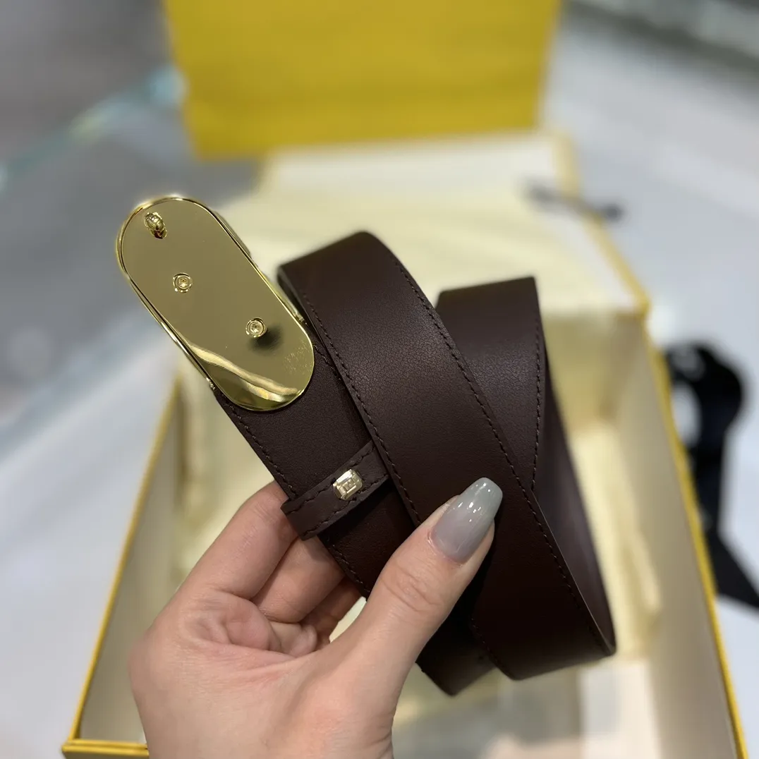 FENDI Женский ремень с пряжкой FF ширина 3 см FENDI Женский ремень с пряжкой FF ширина 3 см