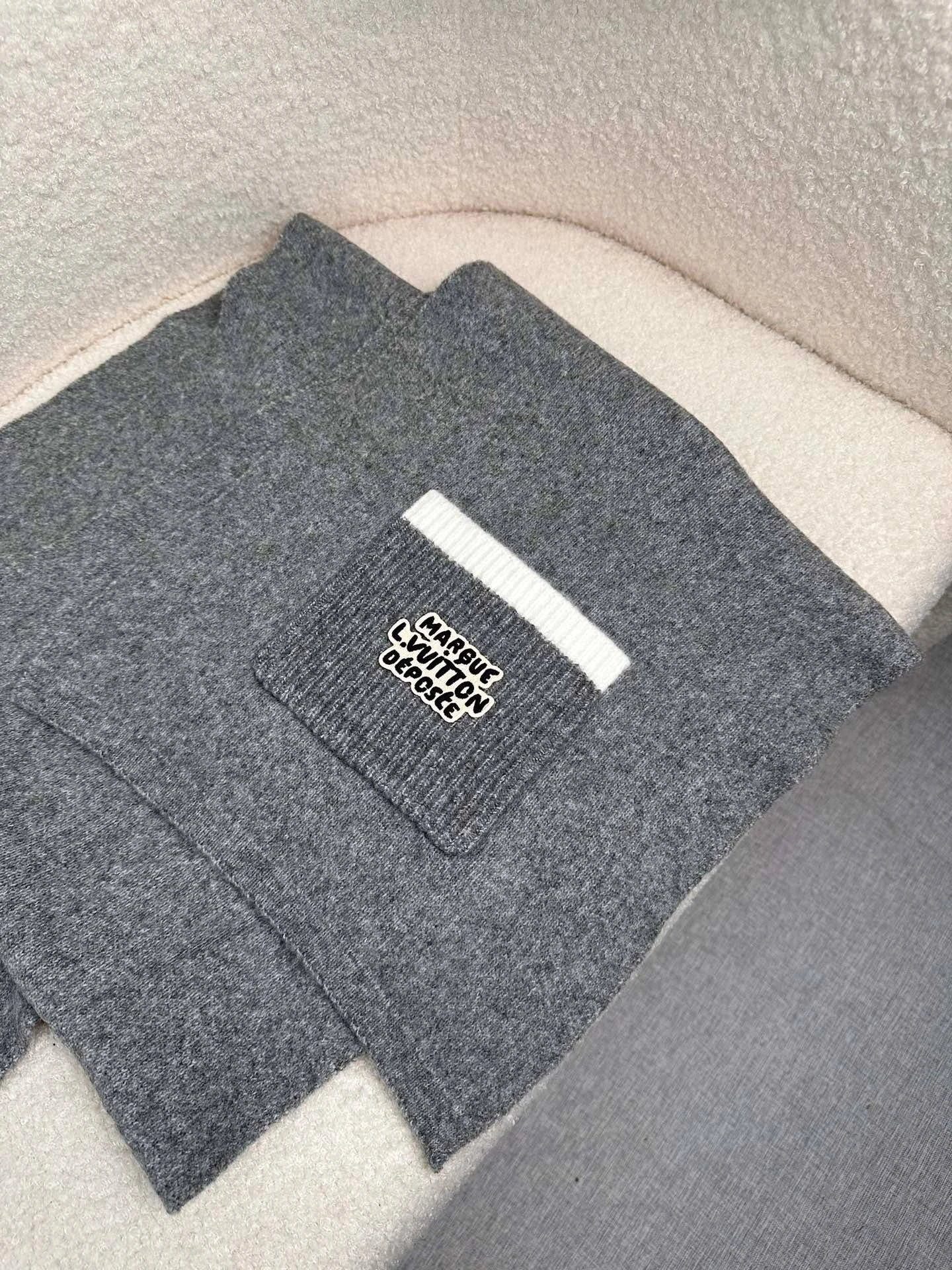 LOUIS VUITTON Мужской шарф из кашемира 