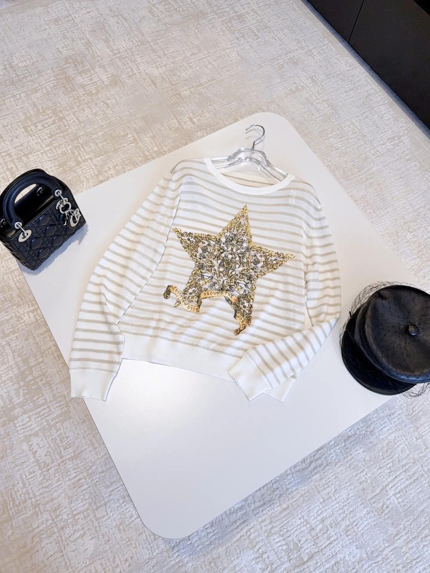 CHRISTIAN DIOR Женский джемпер CHRISTIAN DIOR Женский джемпер