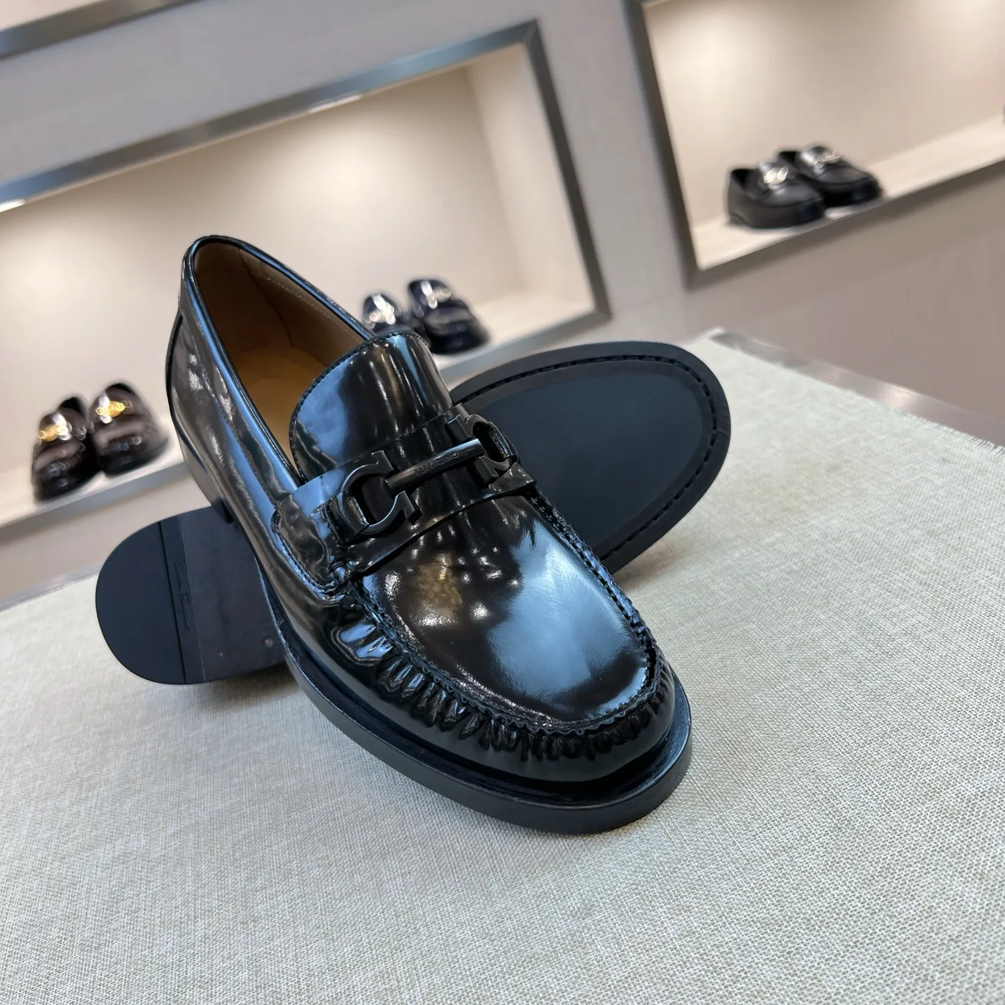 SALVATORE FERRAGAMO Мужские лоферы коровья кожа SALVATORE FERRAGAMO Мужские лоферы коровья кожа