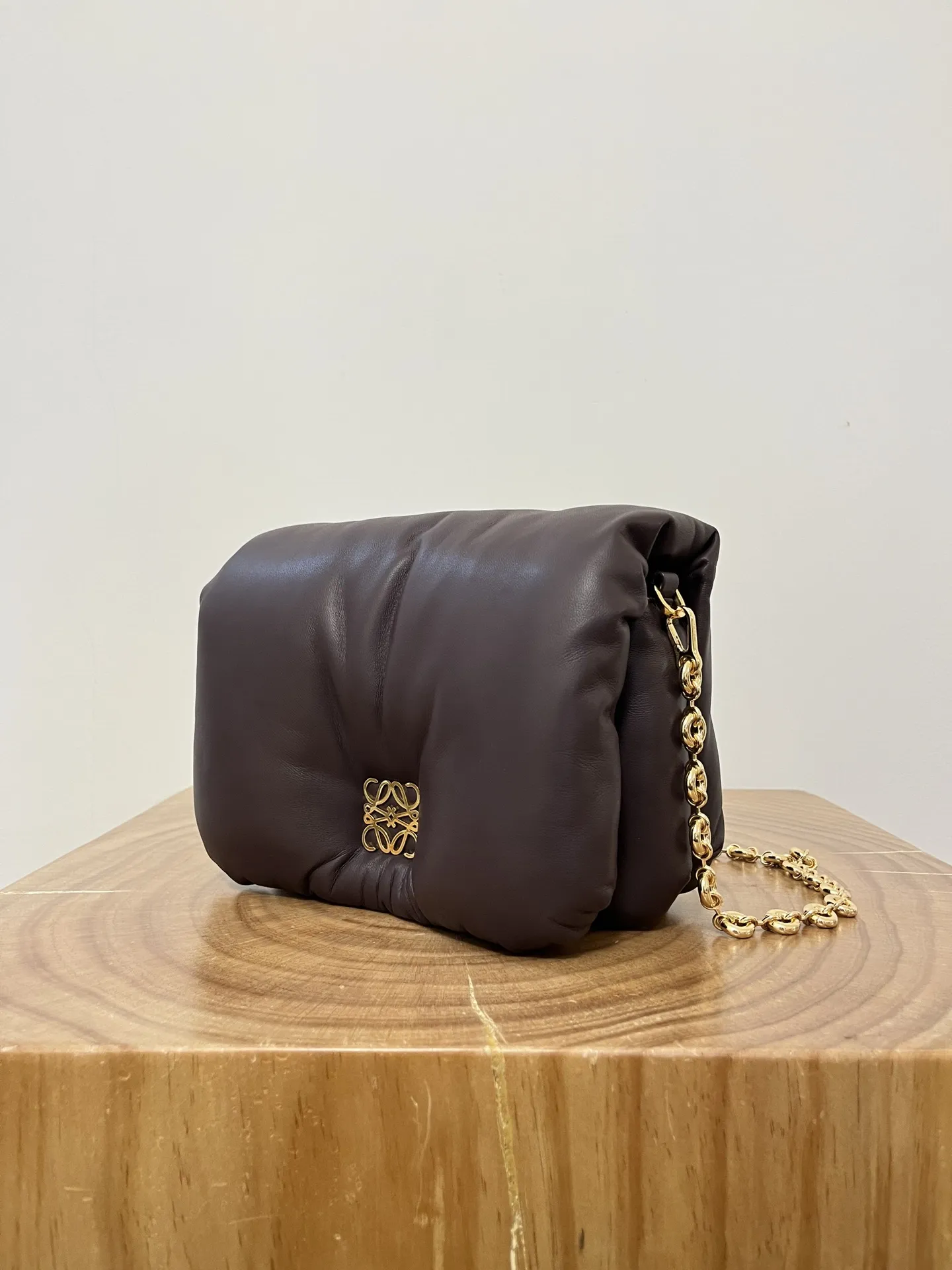 LOEWE Женская сумка Puffer Goya из кожи наппа