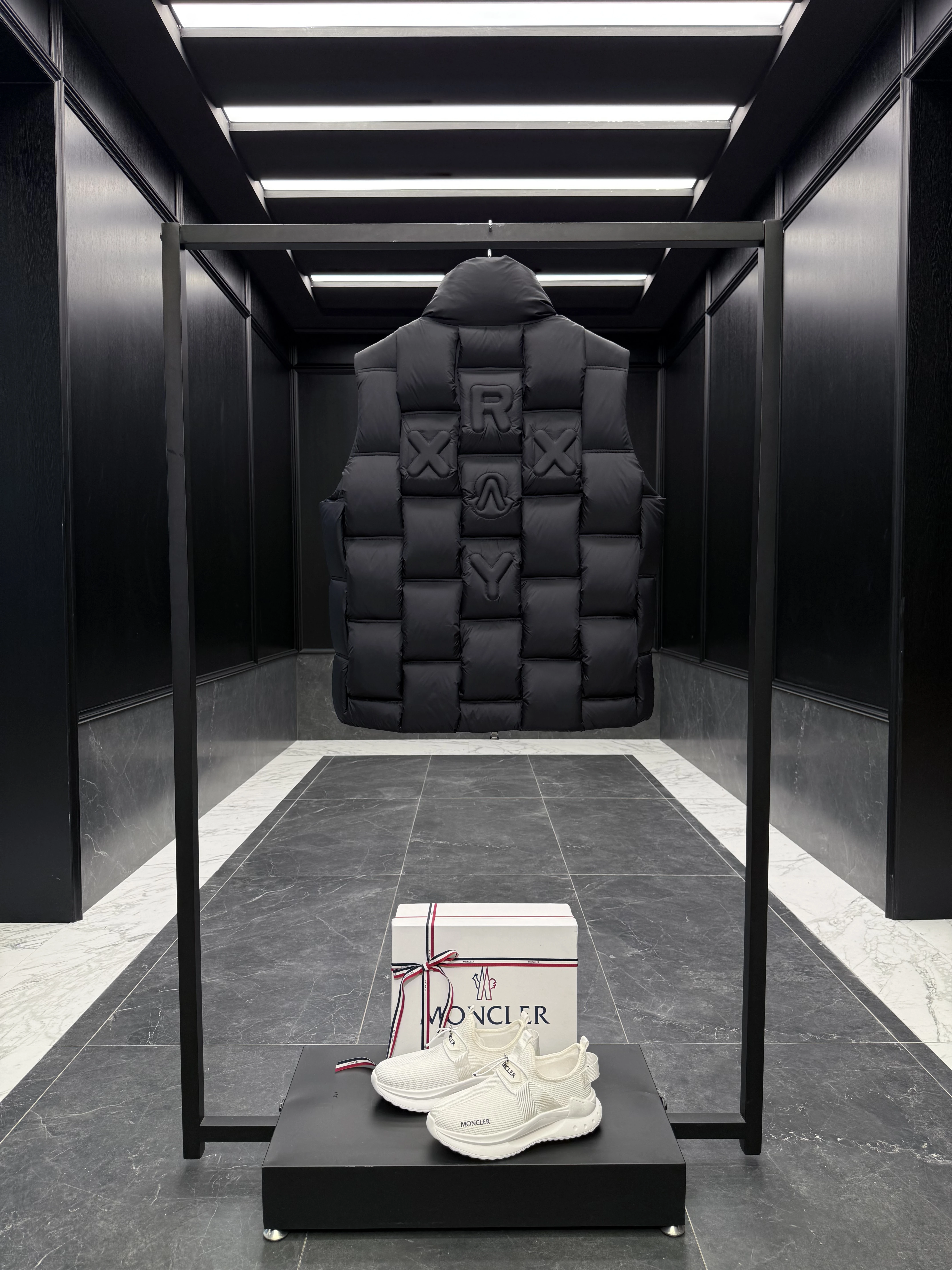 MONCLER Мужской жилет Lipsi 