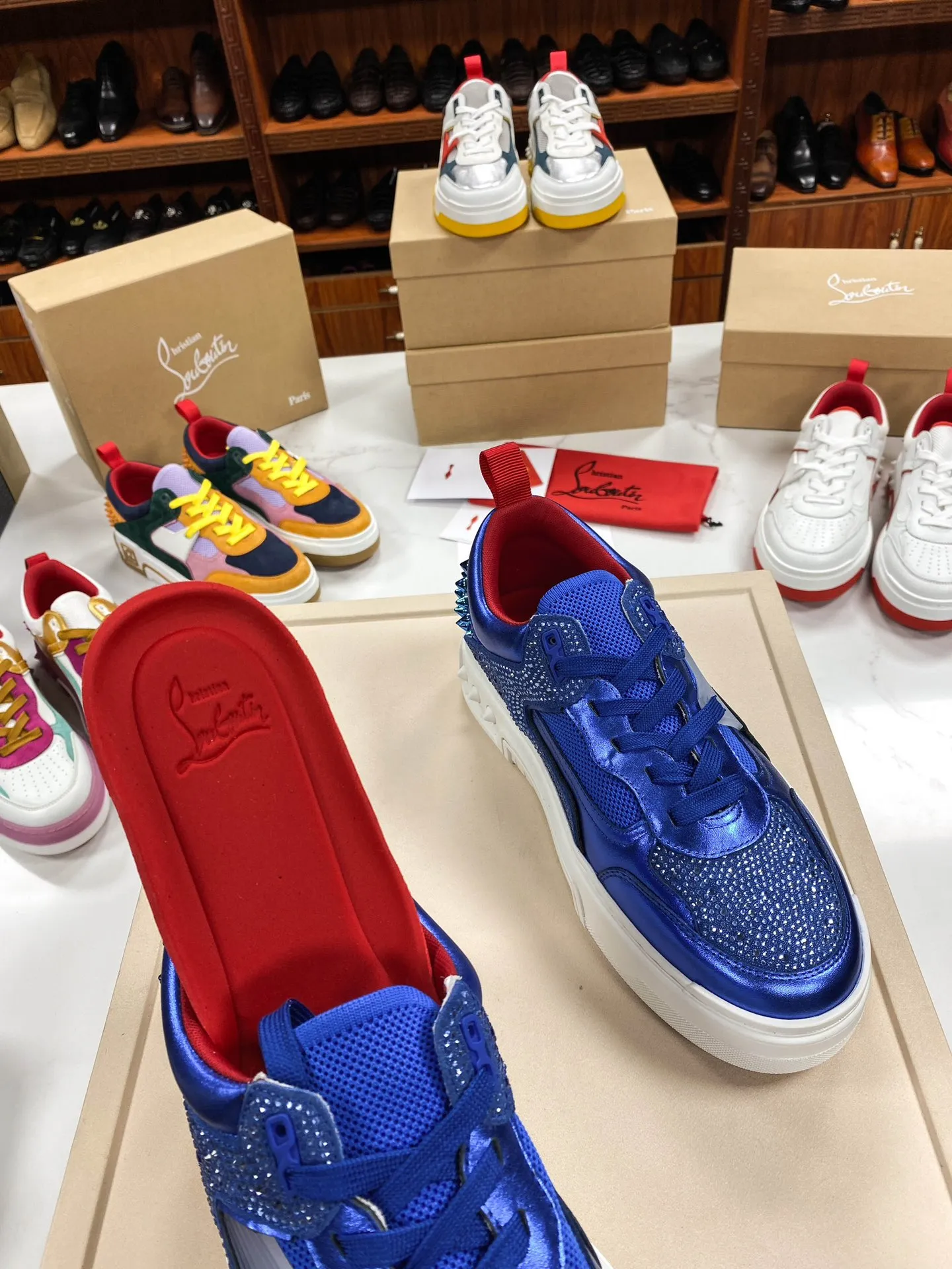 CHRISTIAN LOUBOUTIN Мужские кроссовки Astroloubi Strass