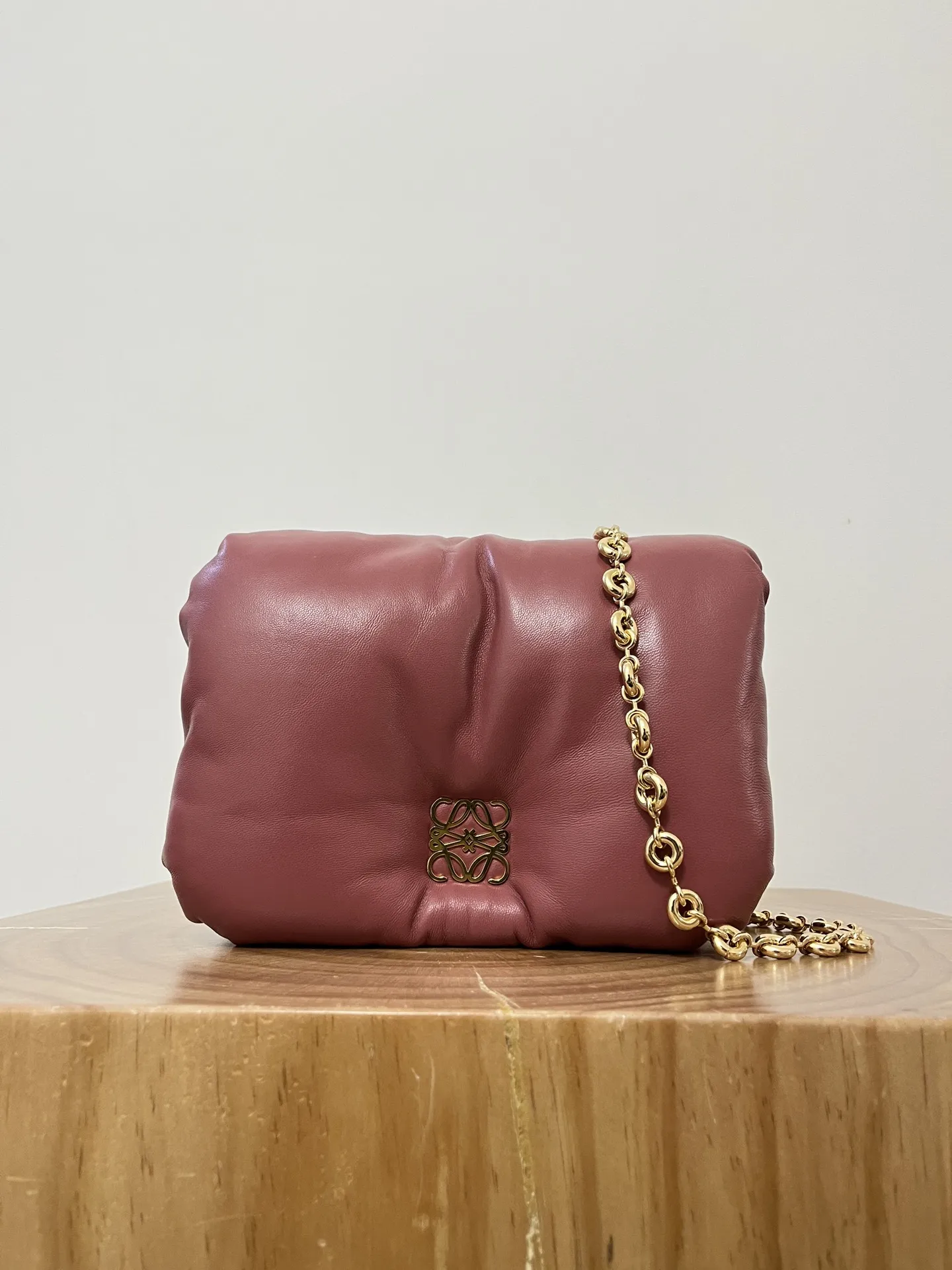 LOEWE Женская сумка Puffer Goya из кожи наппа