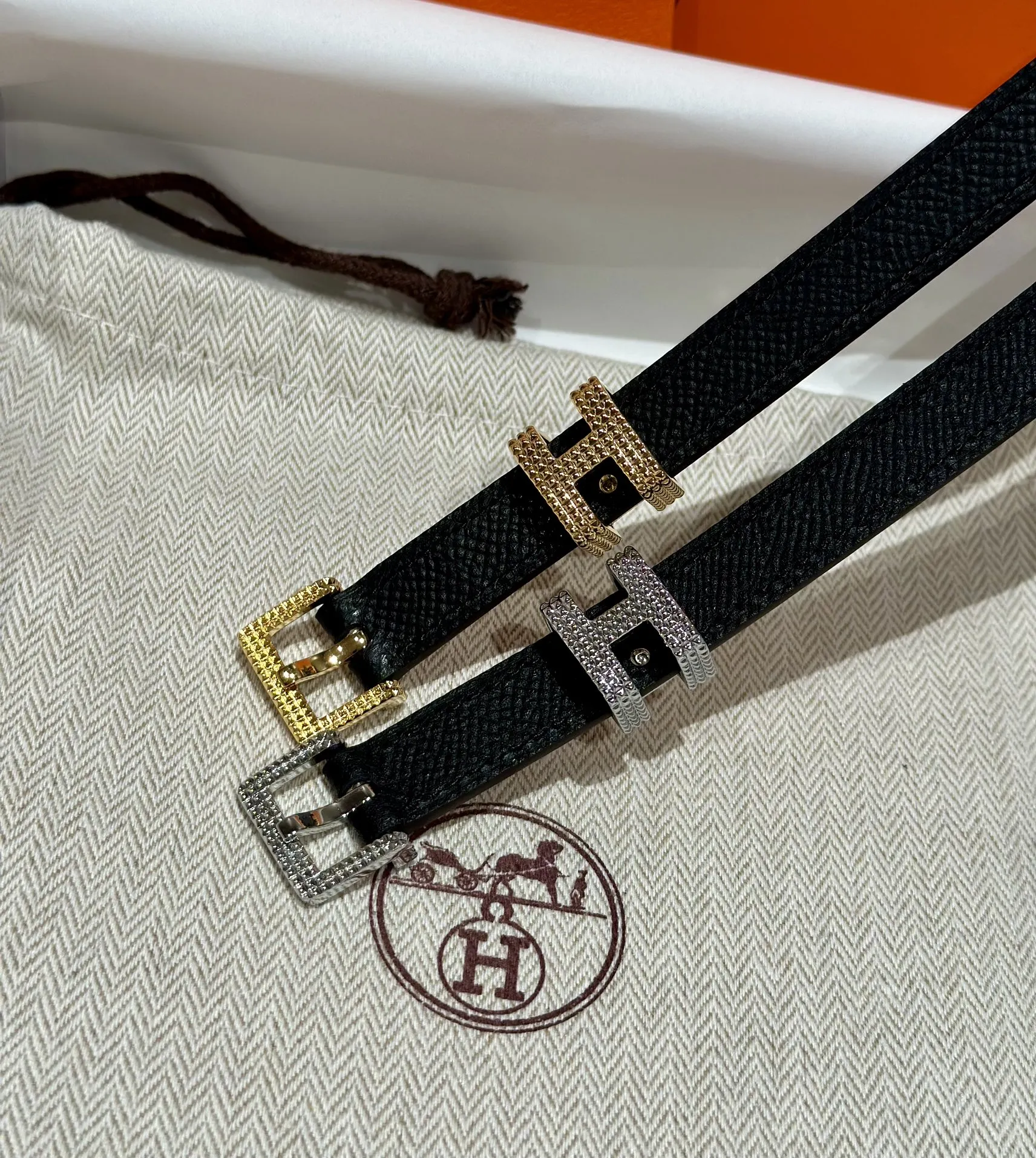 HERMES Женский узкий ремень Kelly с ребристой пряжкой