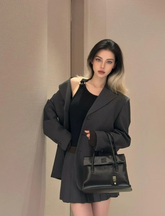 MIU MIU Женский пиджак из шерсти MIU MIU Женский пиджак из шерсти