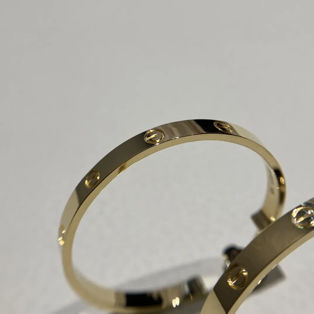 СARTIER Серьги Love желтое золото СARTIER Серьги Love желтое золото