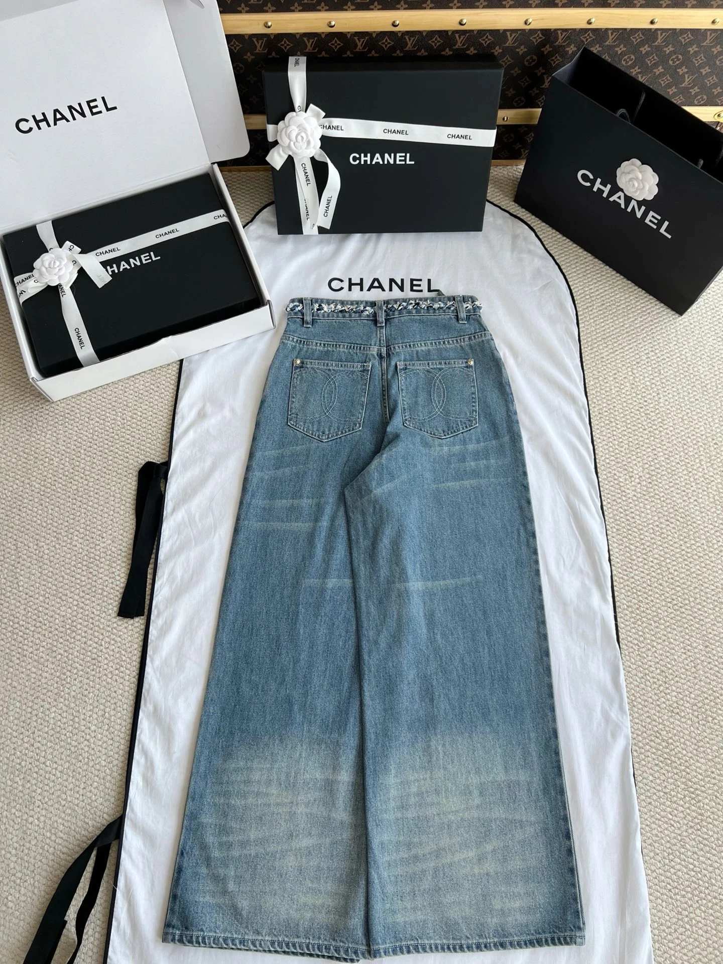 CHANEL Женские джинсы CHANEL Женские джинсы