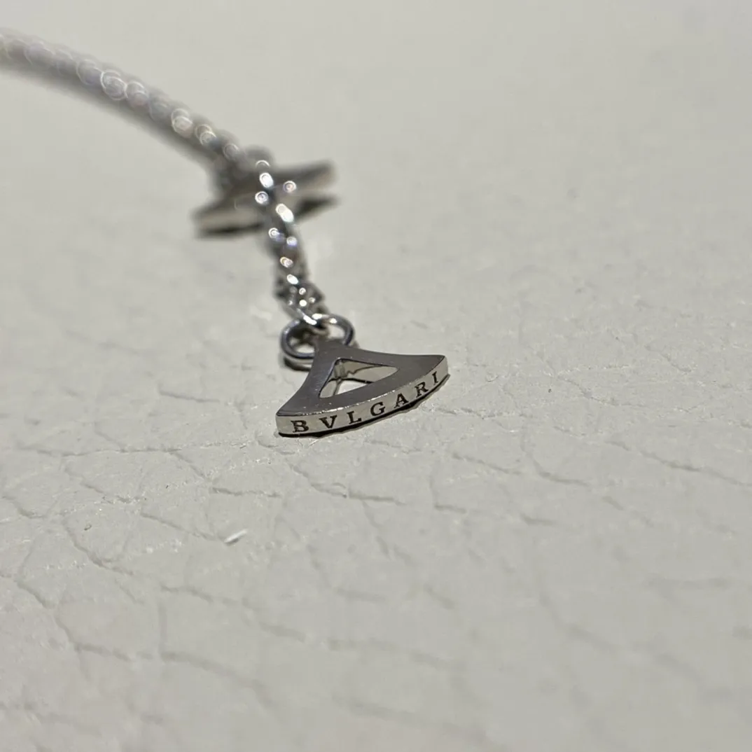 BVLGARI Колье Divas’Dream белое золото, изумруд и бриллианты BVLGARI Колье Divas’Dream белое золото, изумруд и бриллианты