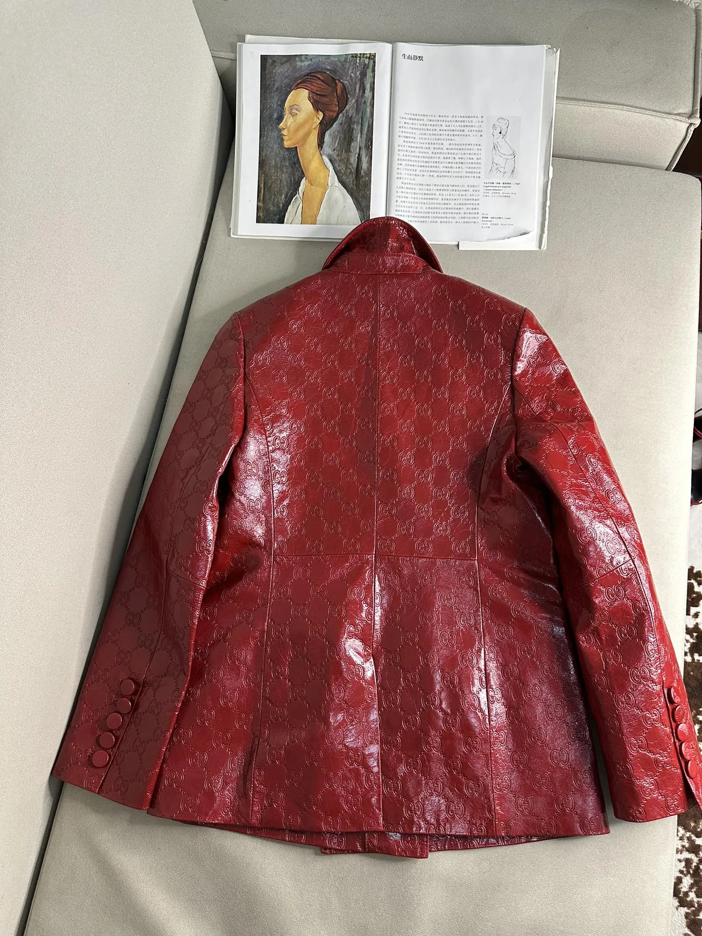 GUCCI Женский кожаный жакет GUCCI Женский кожаный жакет