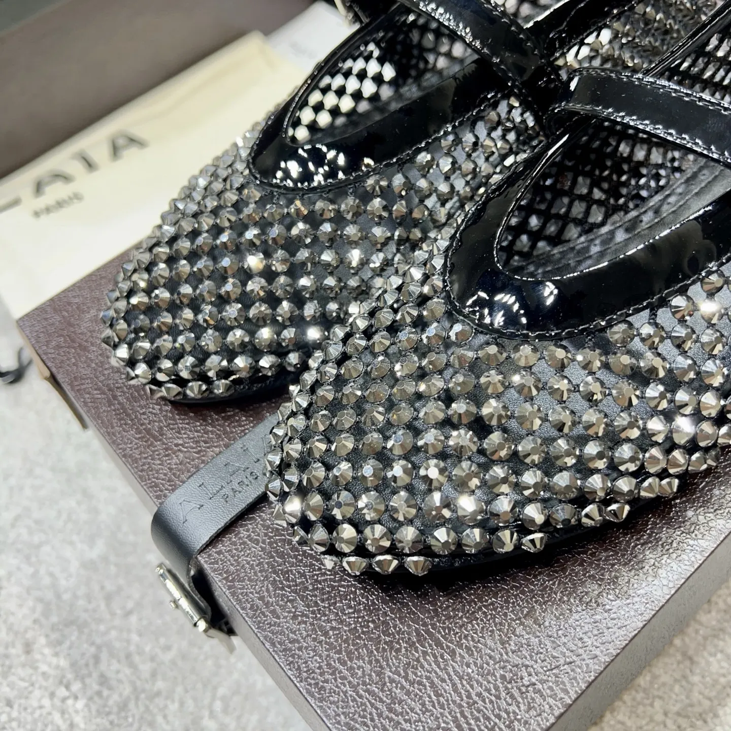 ALAIA Женские балетки cо стразами ALAIA Женские балетки cо стразами