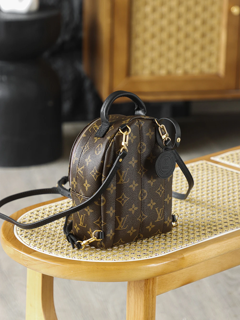 LOUIS VUITTON Женская Сумка рюкзак Palm Springs Mini M44873 LOUIS VUITTON Женская Сумка рюкзак Palm Springs Mini M44873