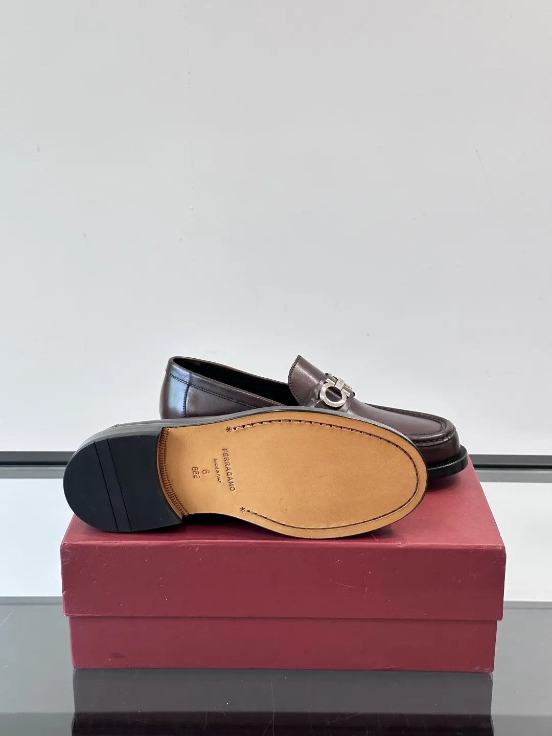 SALVATORE FERRAGAMO Мужские лоферы из коровьей кожи SALVATORE FERRAGAMO Мужские лоферы из коровьей кожи