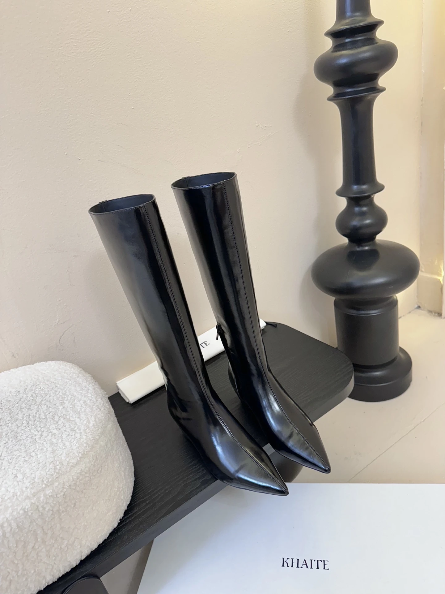 KHAITE Женские сапоги с острым носом