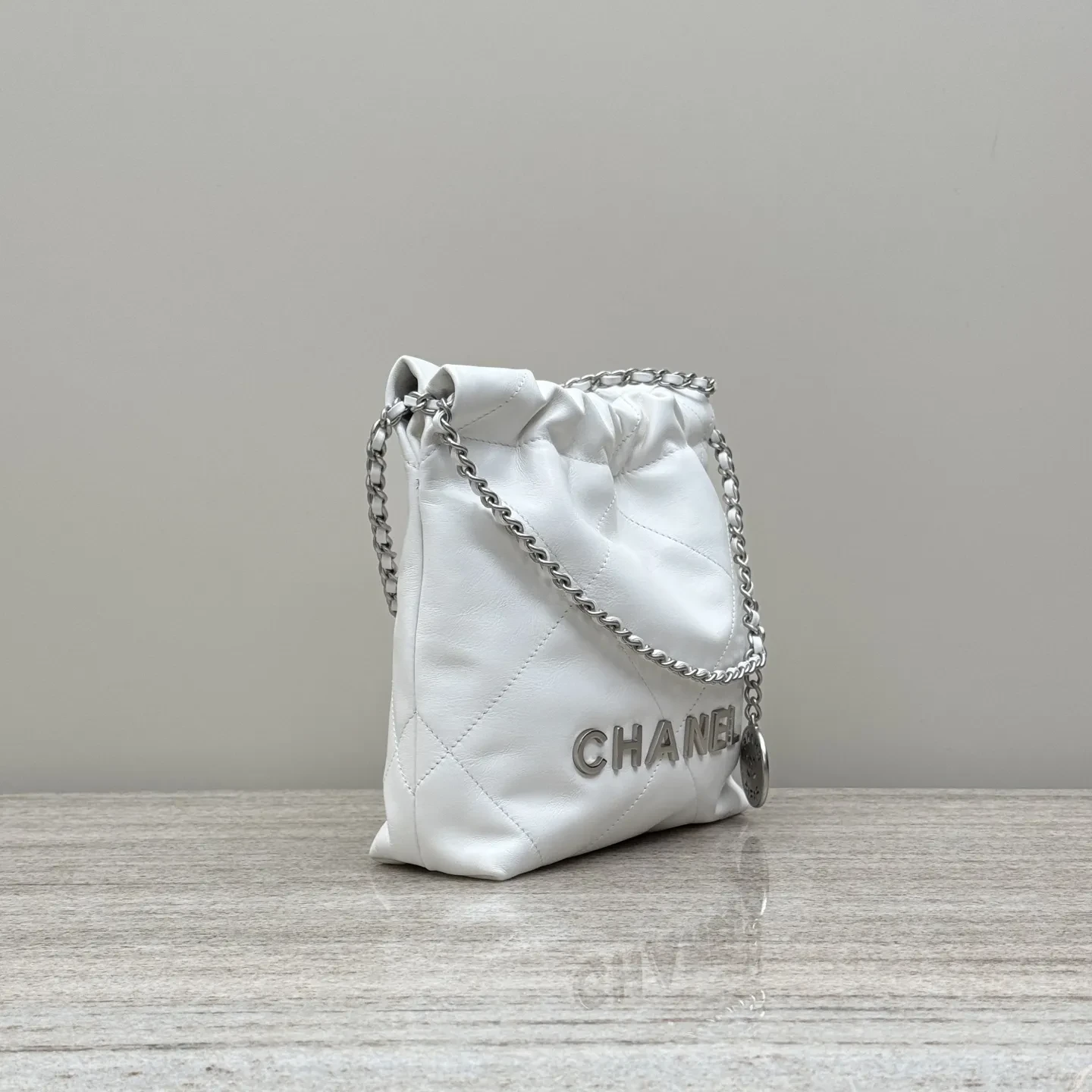 CHANEL Женская сумка 22 Mini CHANEL Женская сумка 22 Mini