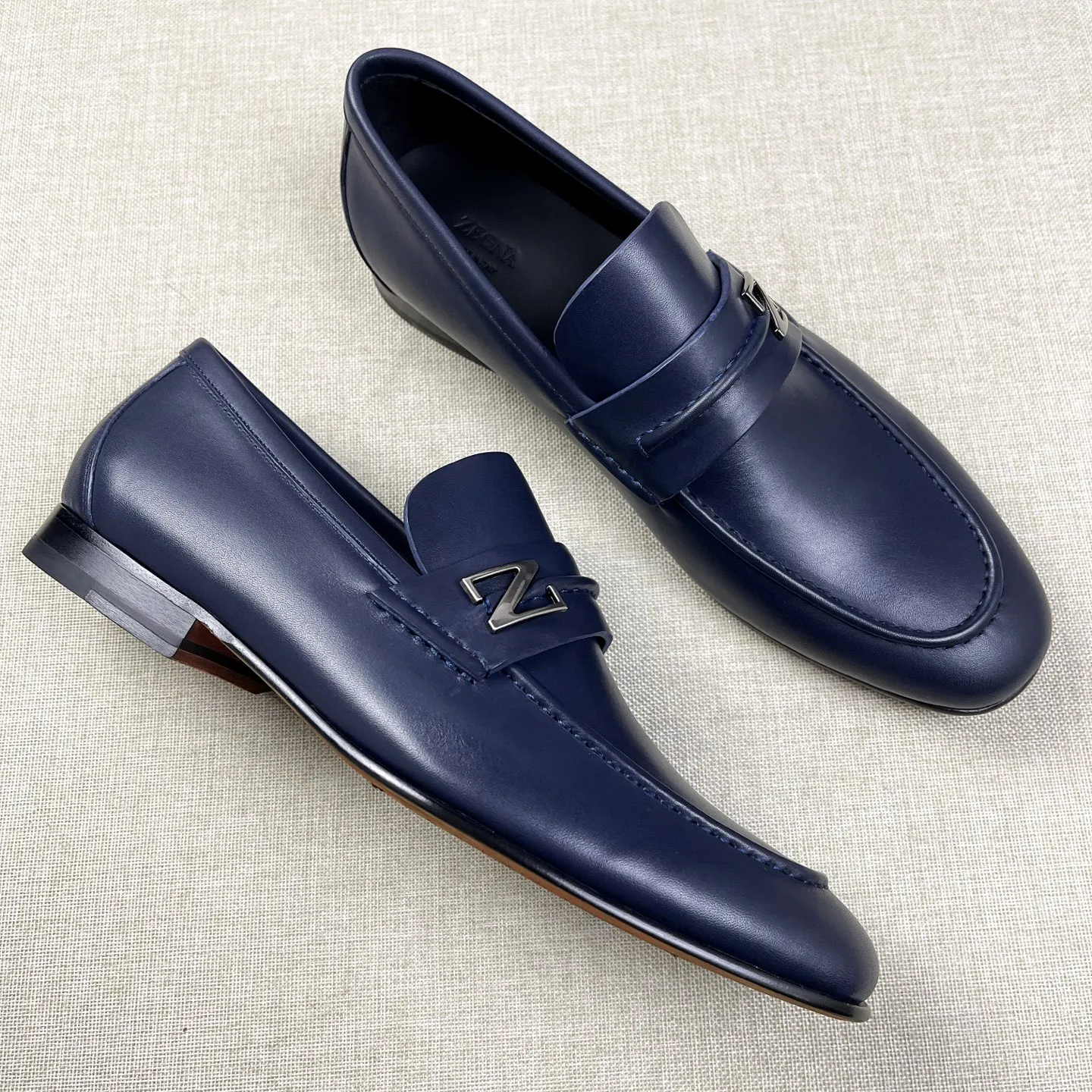 ERMENEGILDO ZEGNA Мужские лоферы телячья кожа в классических цветах ERMENEGILDO ZEGNA Мужские лоферы телячья кожа в классических цветах