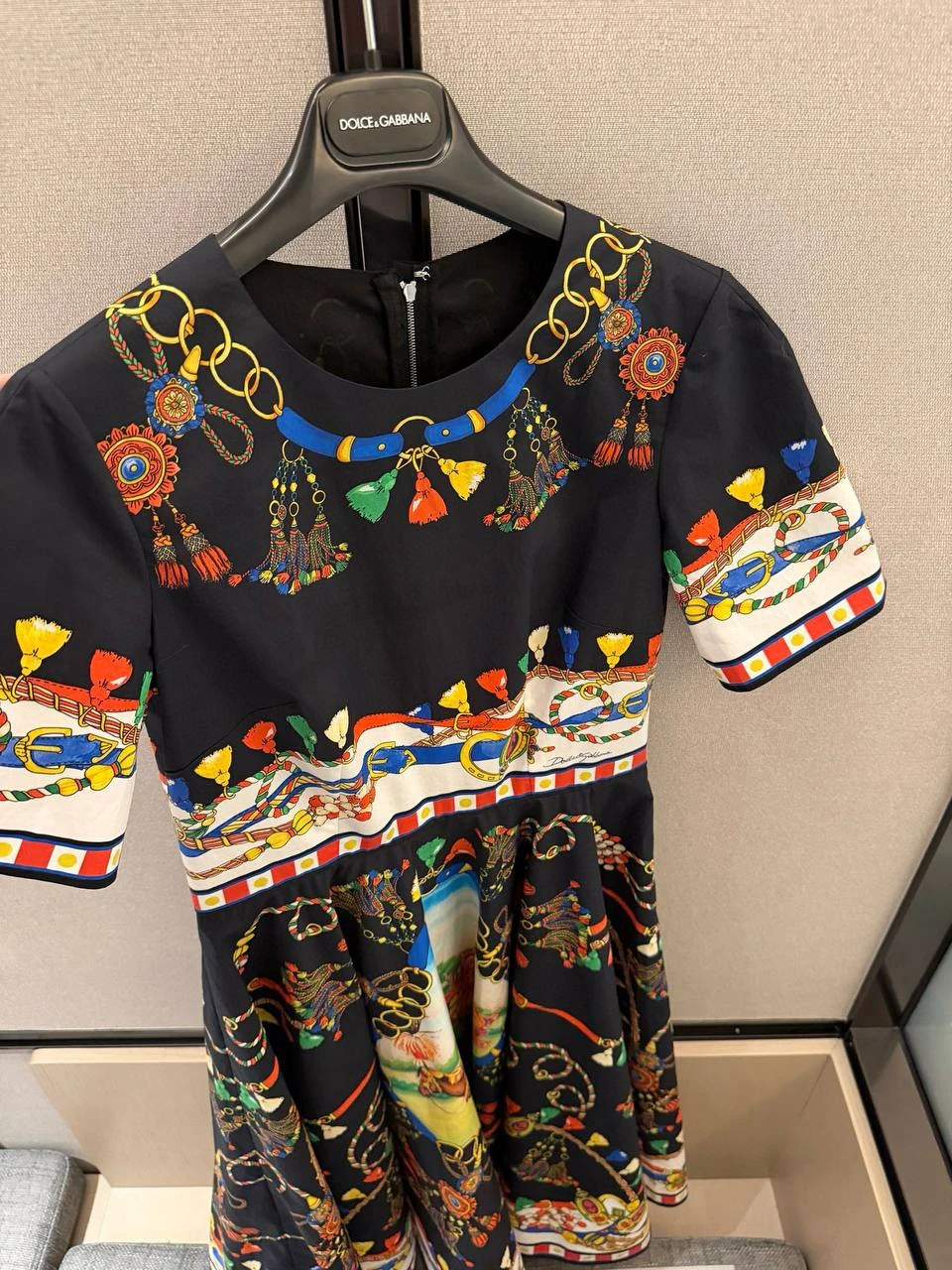 DOLCE & GABBANA Женское платье с художественным принтом DOLCE & GABBANA Женское платье с художественным принтом