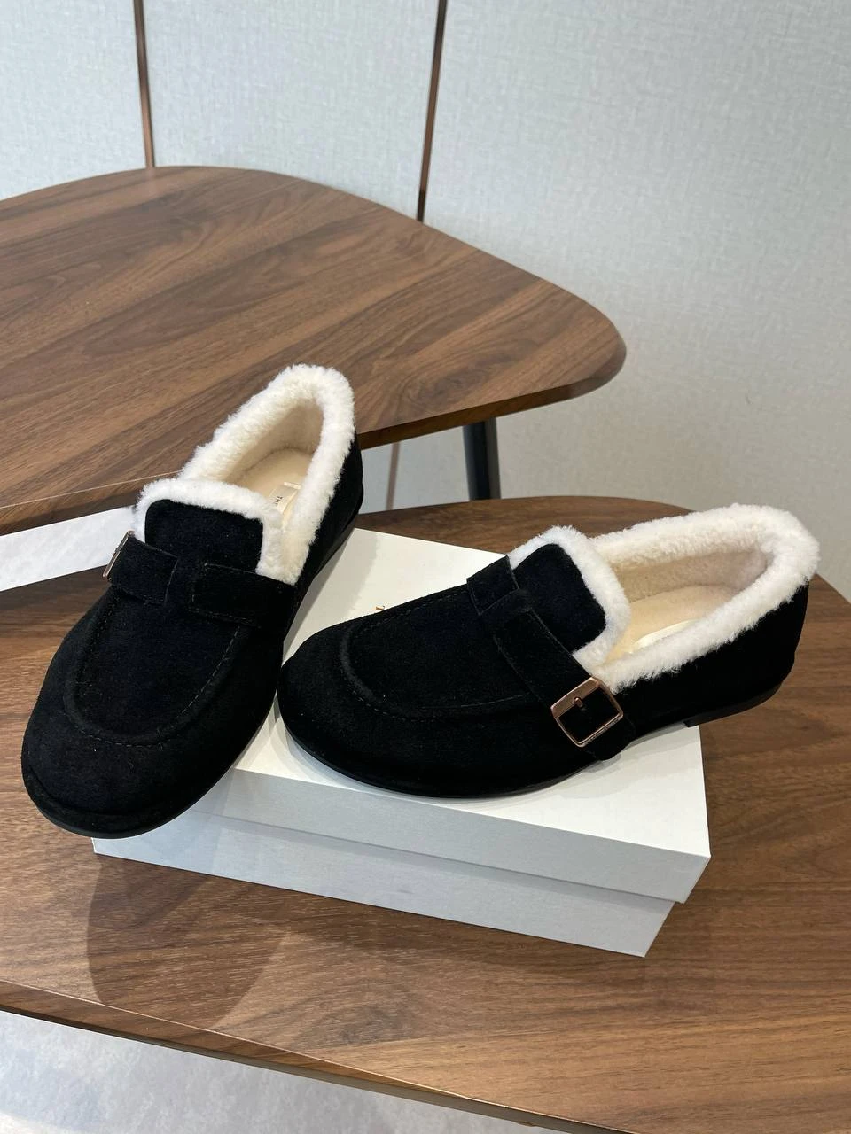 THE ROW Женские лоферы с пушистой внутренней отделкой