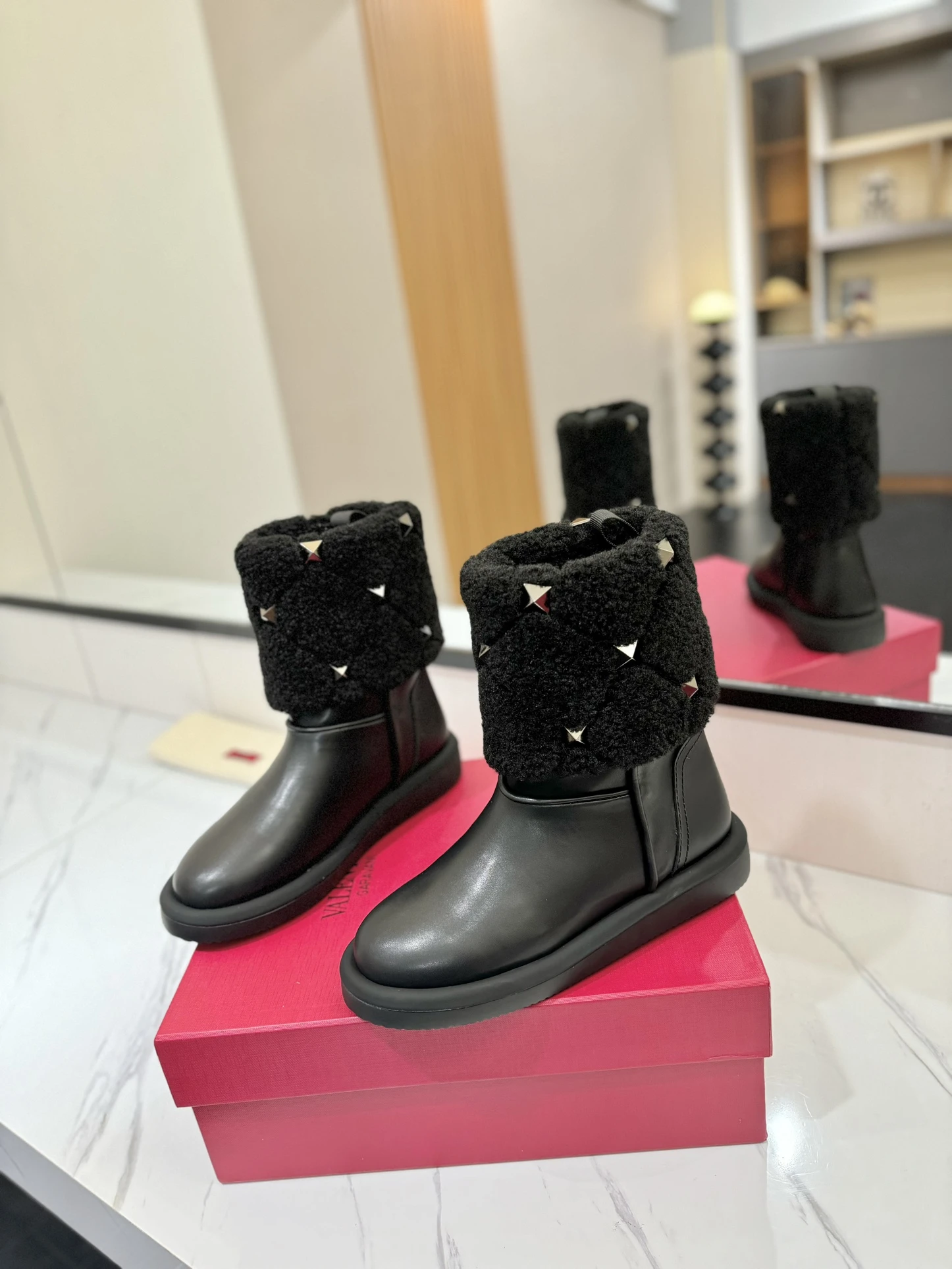 VALENTINO Женские ботинки с мехом