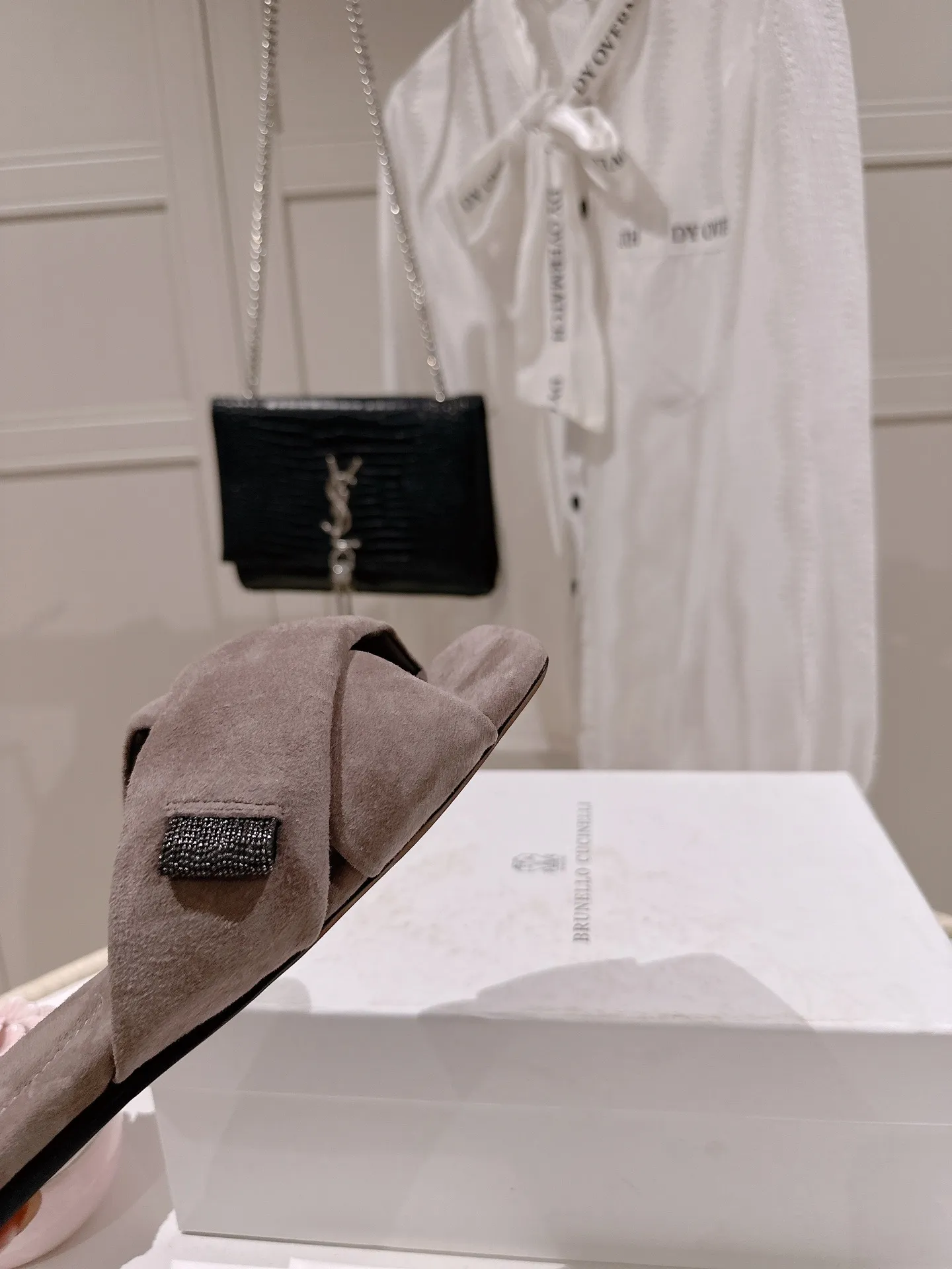 BRUNELLO CUCINELLI Женские шлепки из воловьей кожи BRUNELLO CUCINELLI Женские шлепки из воловьей кожи