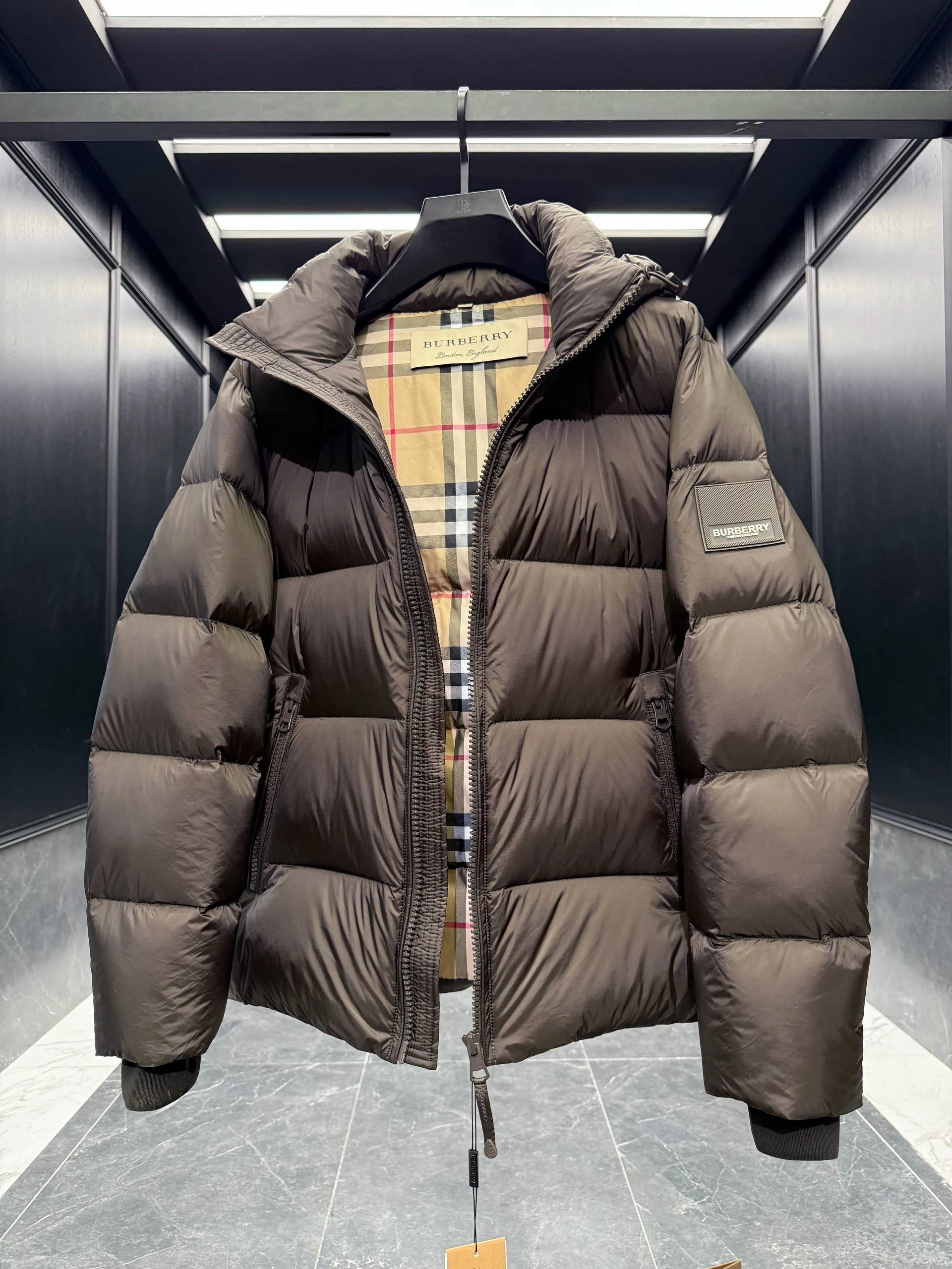 BURBERRY Мужской пуховик с пуховым наполнителем BURBERRY Мужской пуховик с пуховым наполнителем