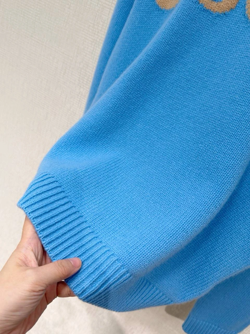 GUCCI Женский свитер GUCCI Женский свитер